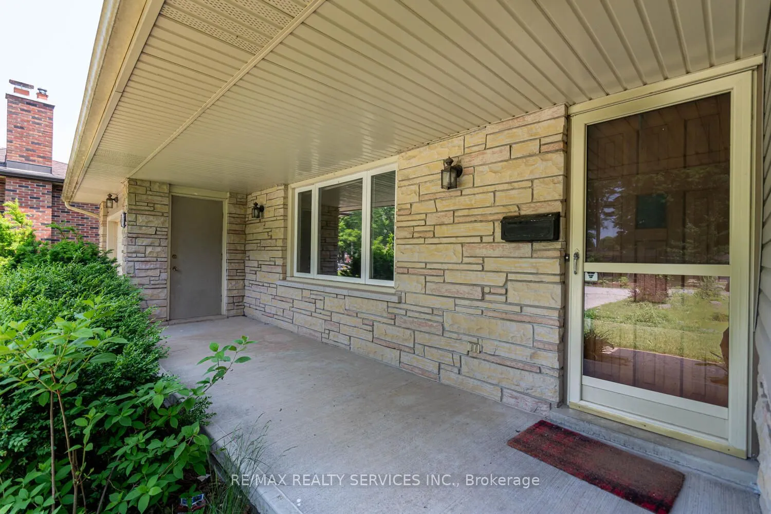 285 Thorncrest Drive