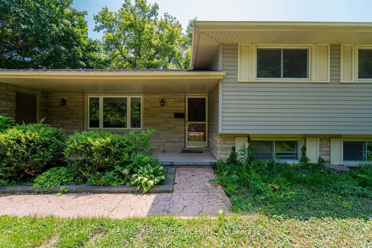 285 Thorncrest Drive