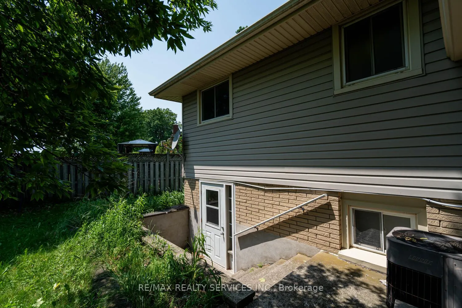 285 Thorncrest Drive