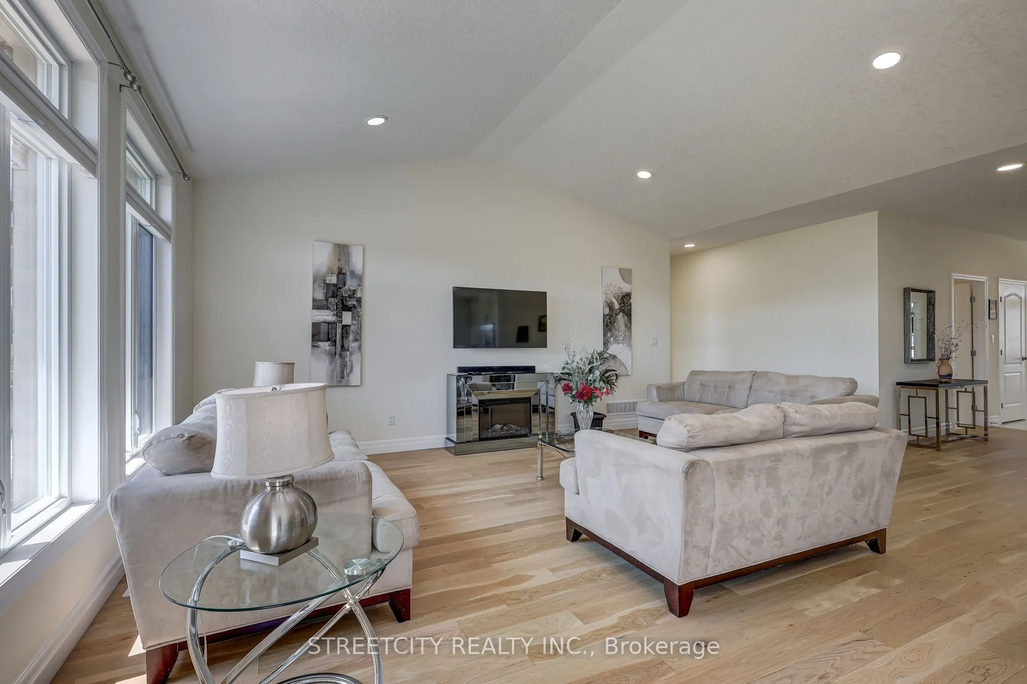 70 Acorn Trail