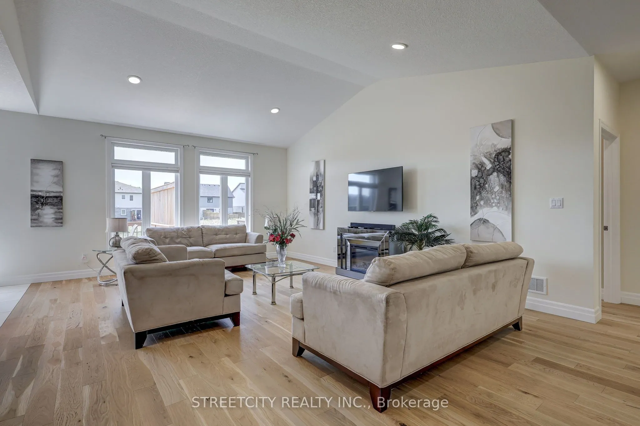 70 Acorn Trail