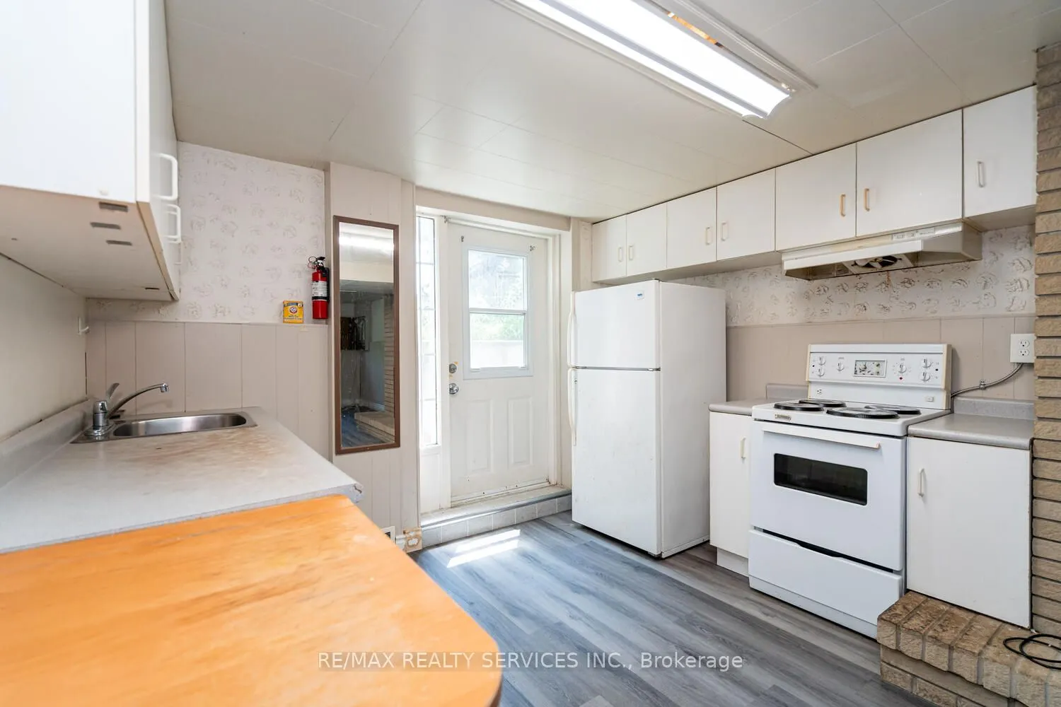 285 Thorncrest Drive, #BASEMENT