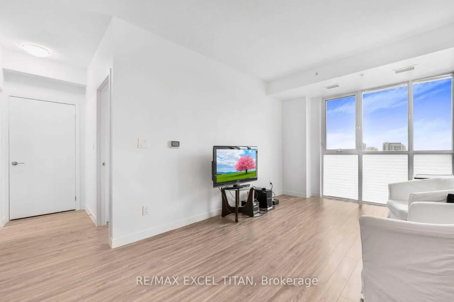 128 King Street N, #703