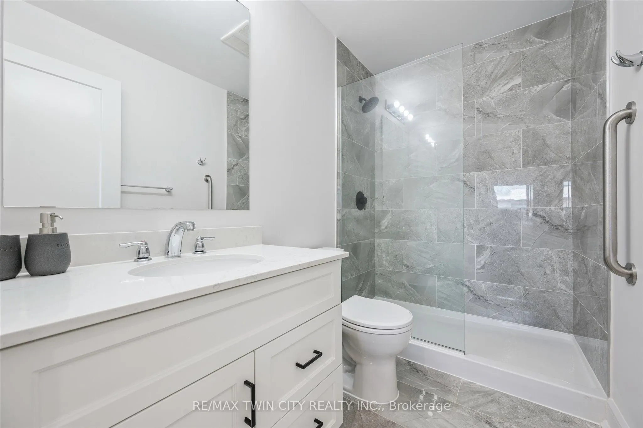 251 NORTHFIELD Drive E, #609