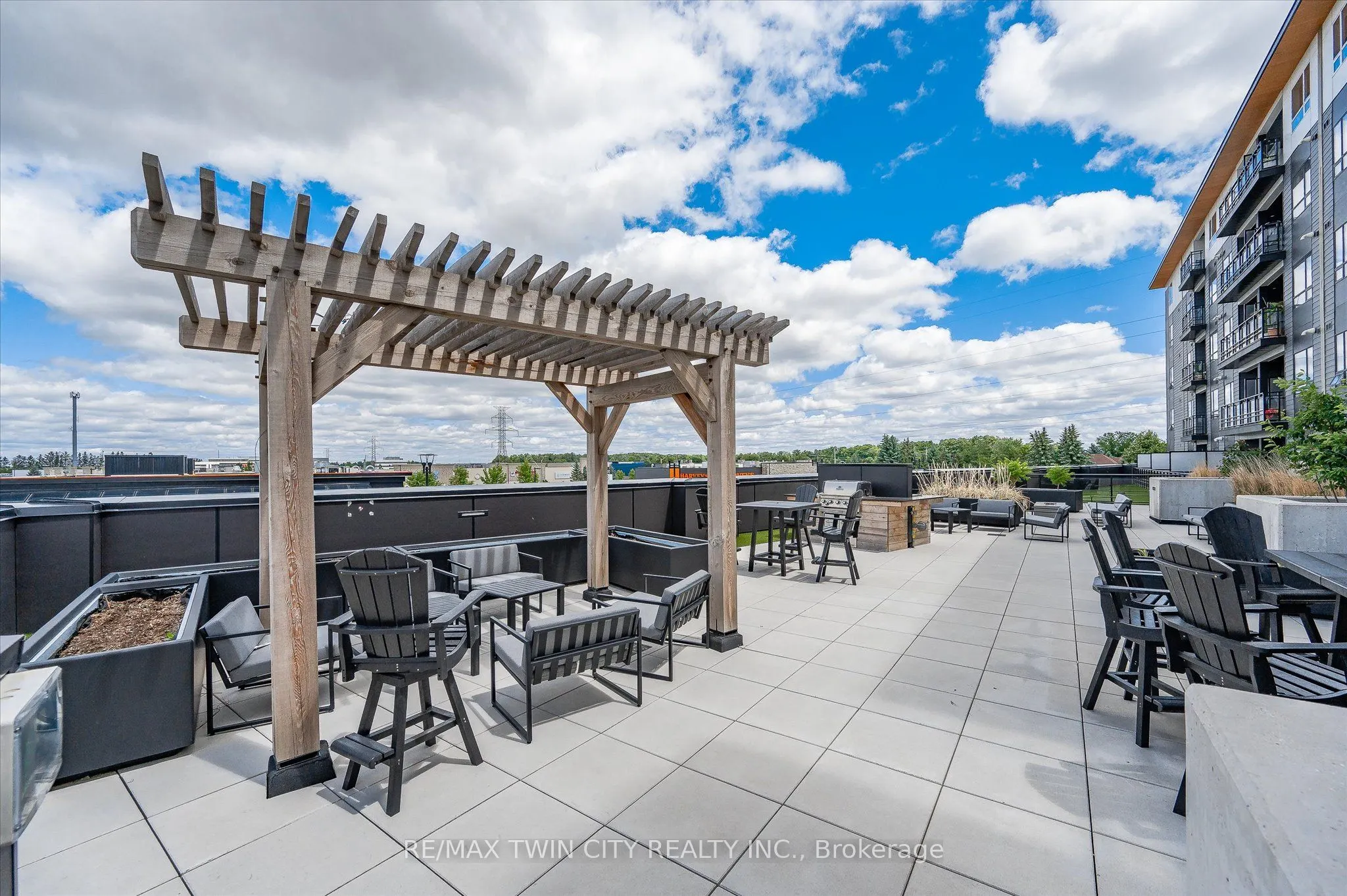 251 NORTHFIELD Drive E, #609