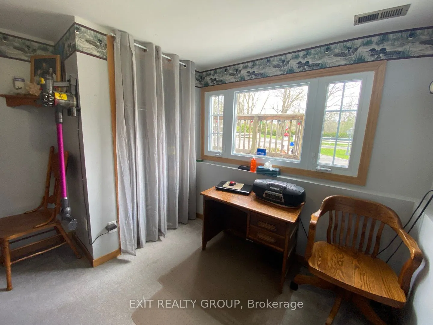 87 Bernard Long Road