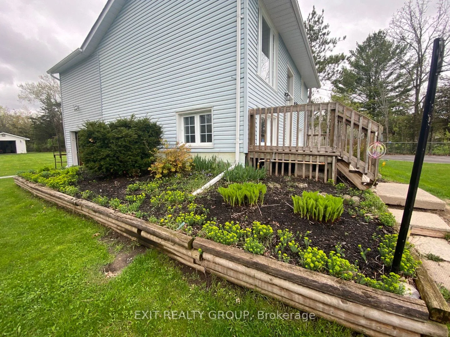 87 Bernard Long Road
