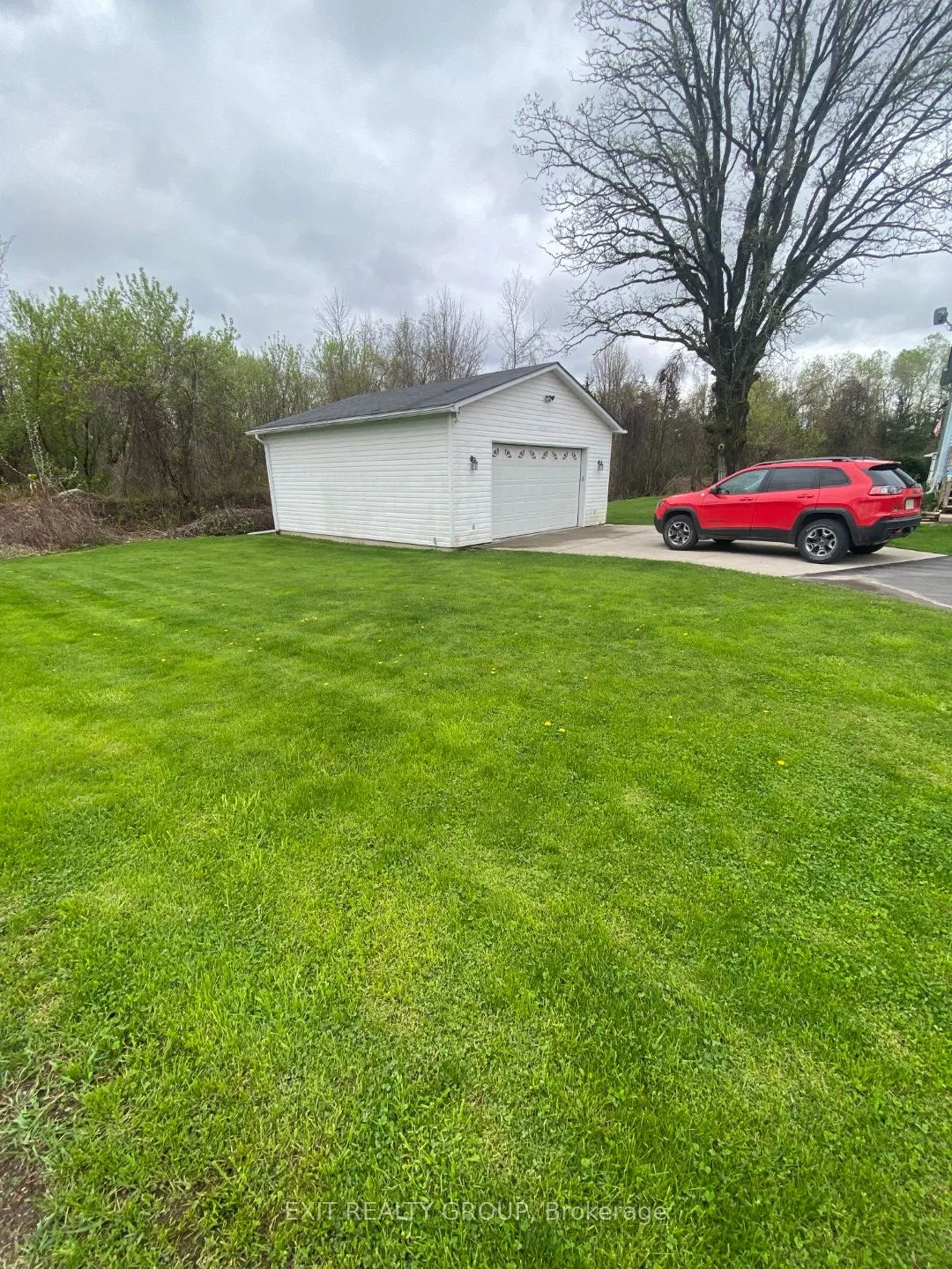 87 Bernard Long Road