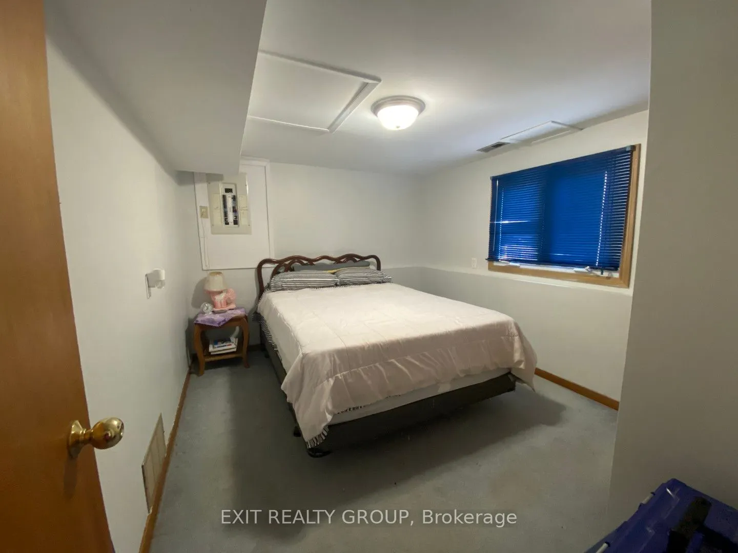 87 Bernard Long Road