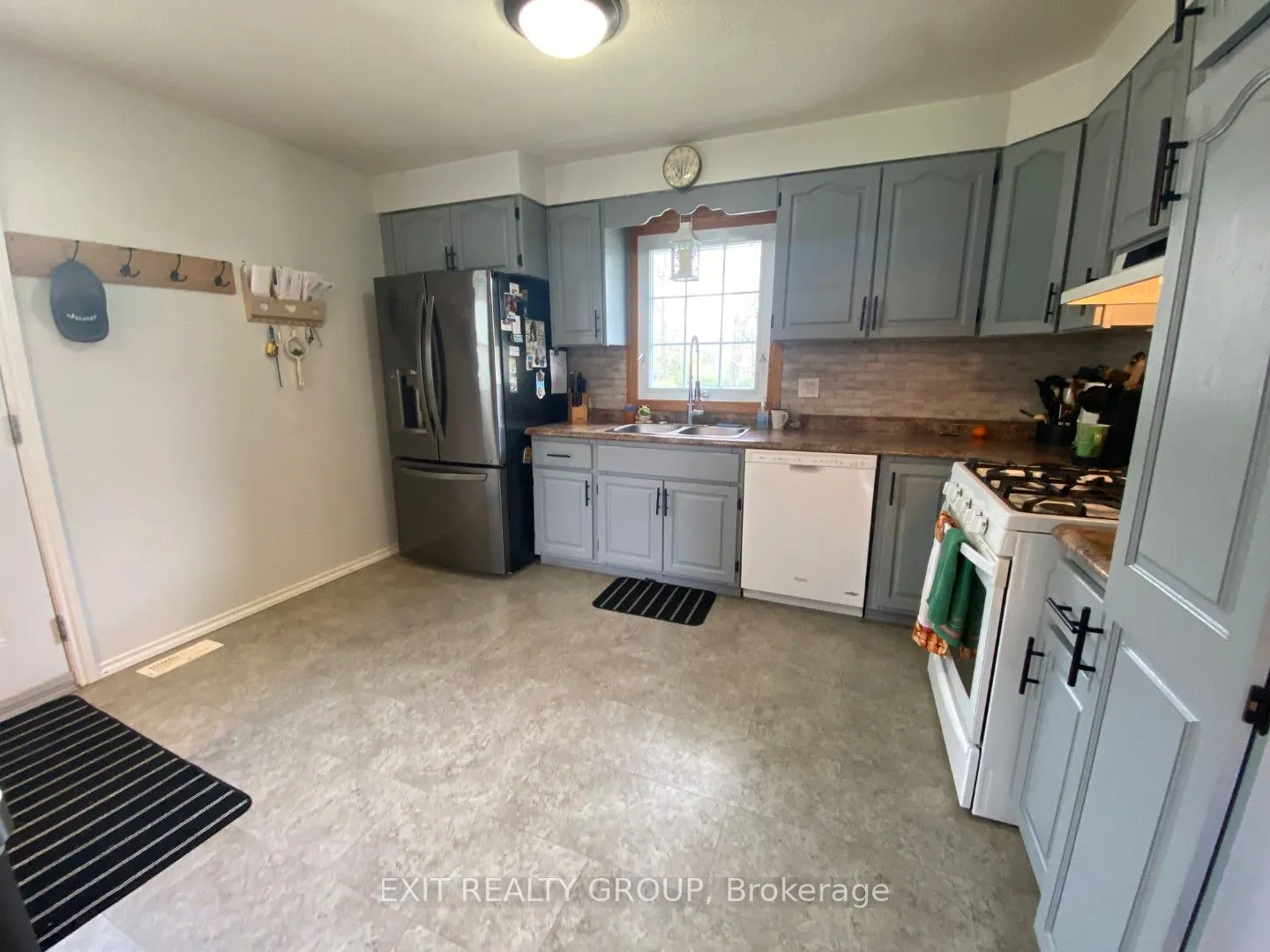 87 Bernard Long Road