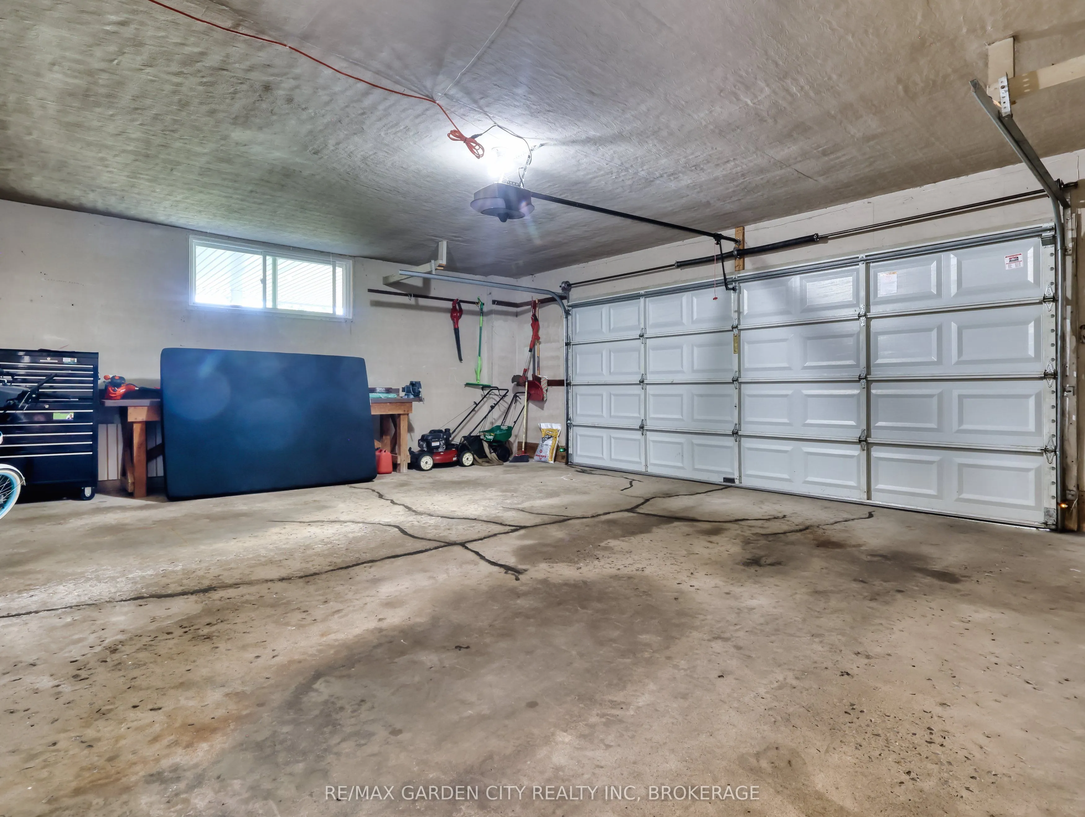 28 MARSDALE Drive