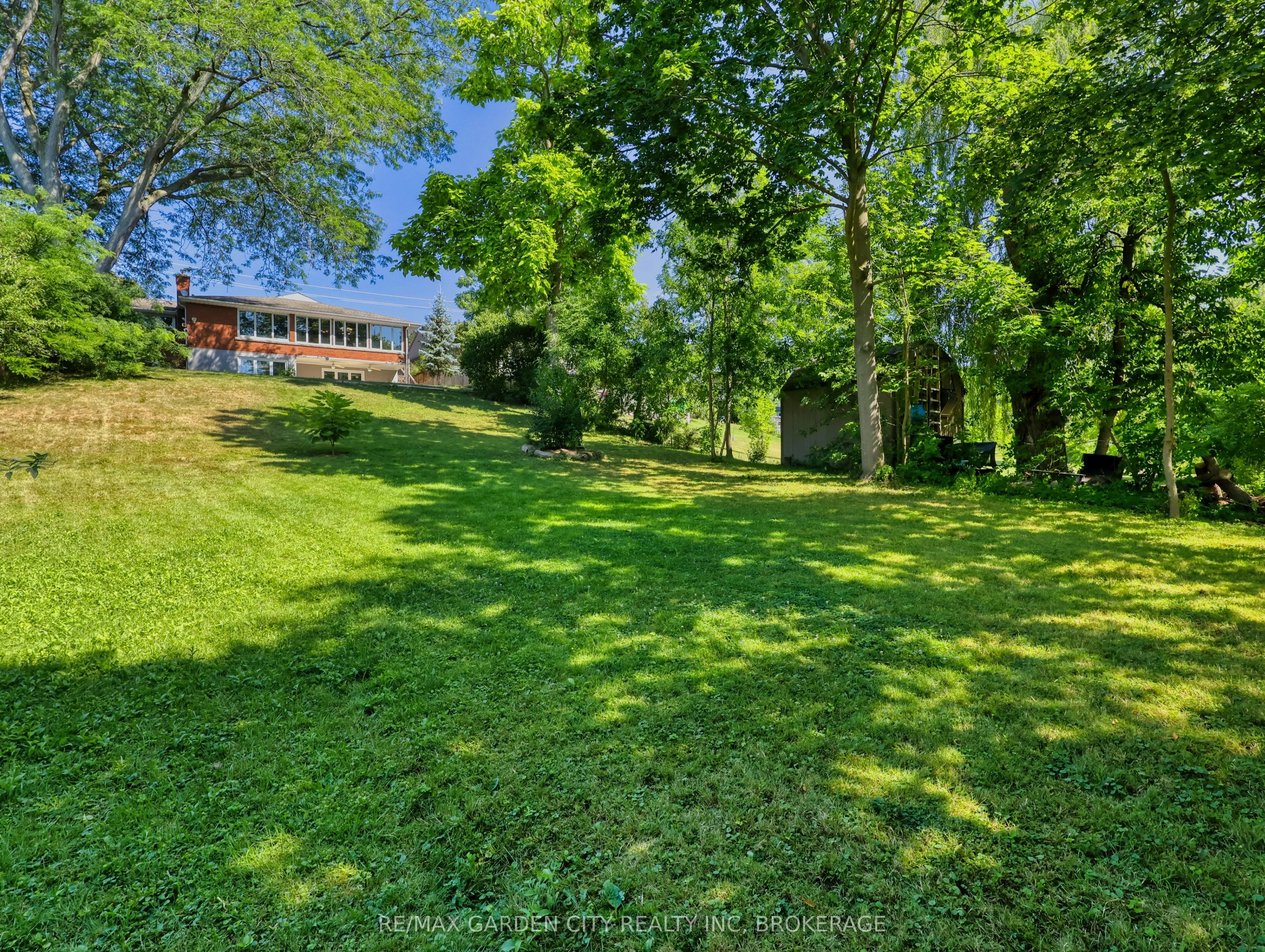 28 MARSDALE Drive