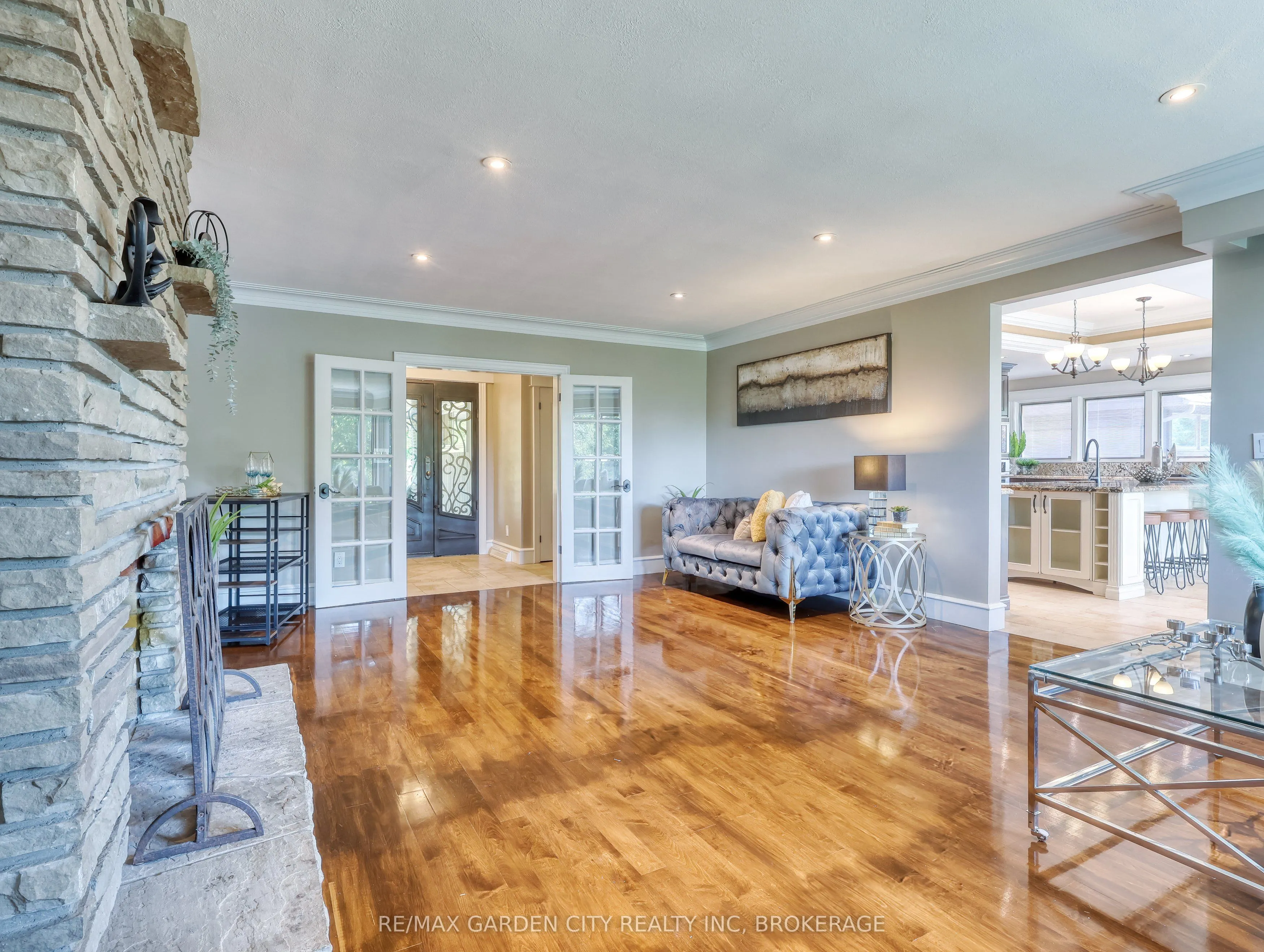 28 MARSDALE Drive