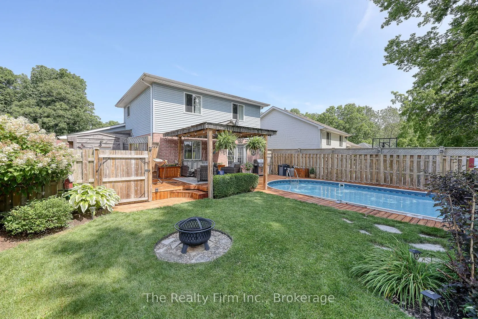 44 Moulton Court