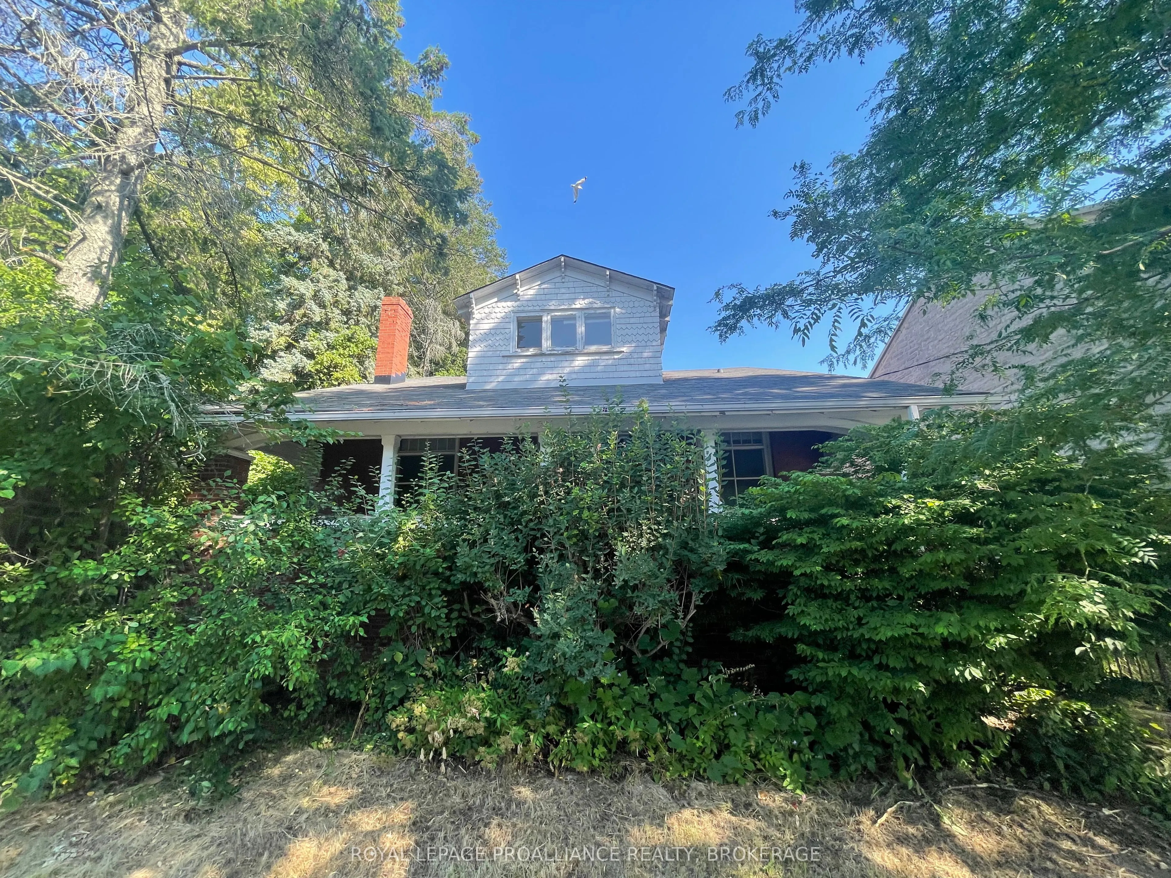 301 King Street W