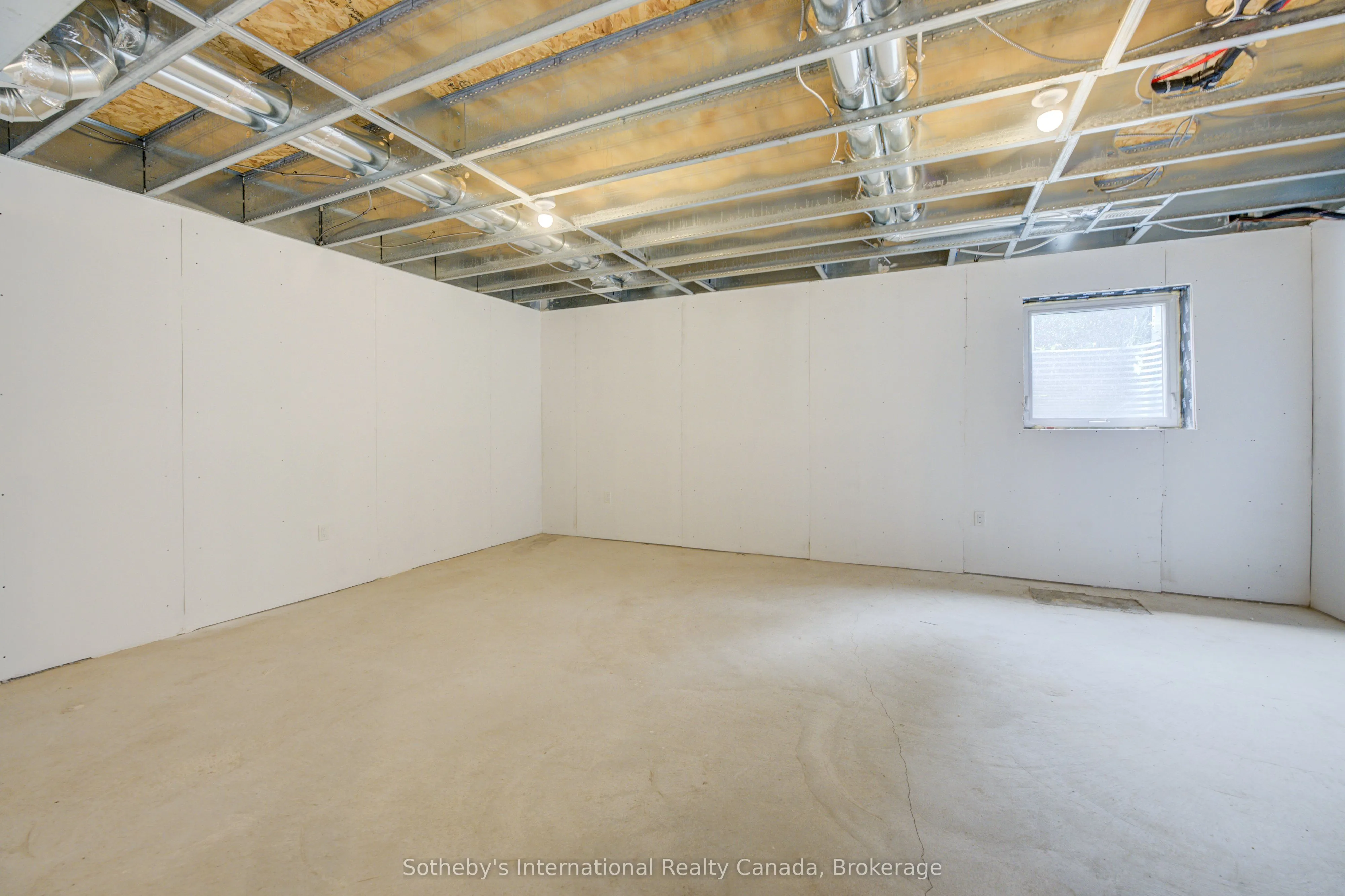 416 Dundas Street, #9