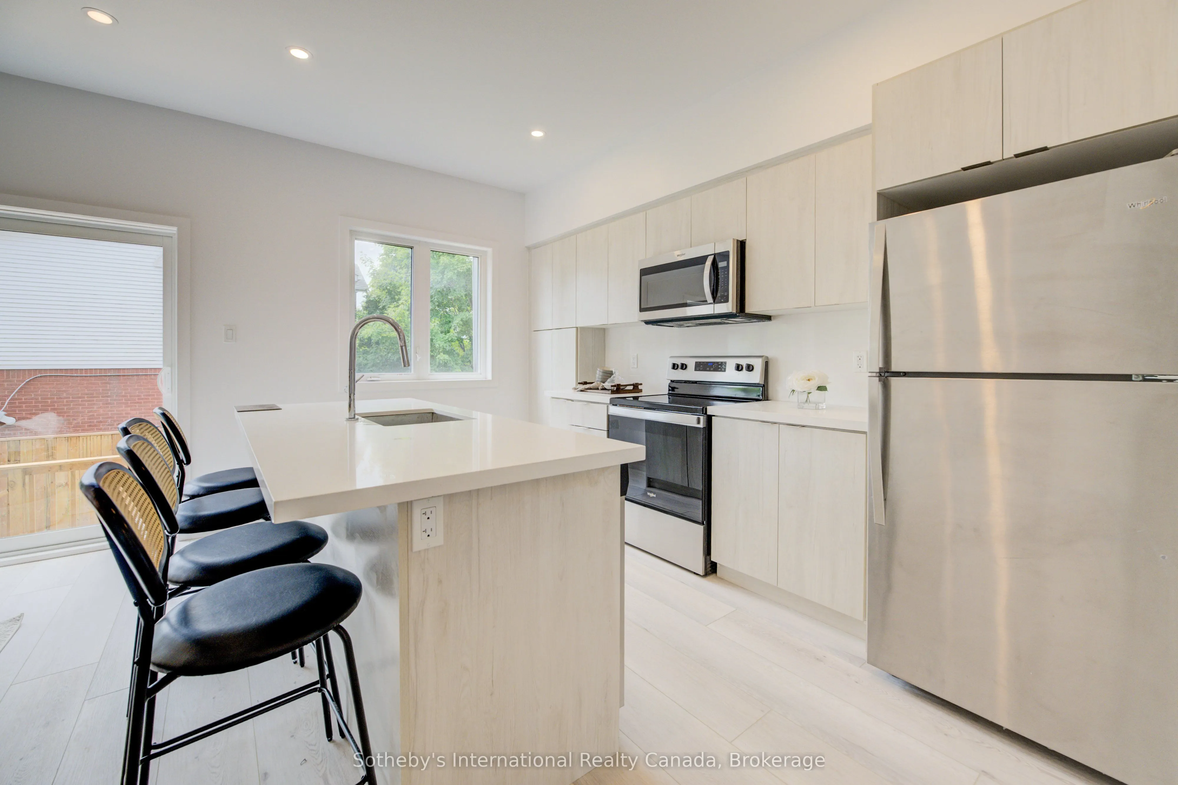 416 Dundas Street, #9