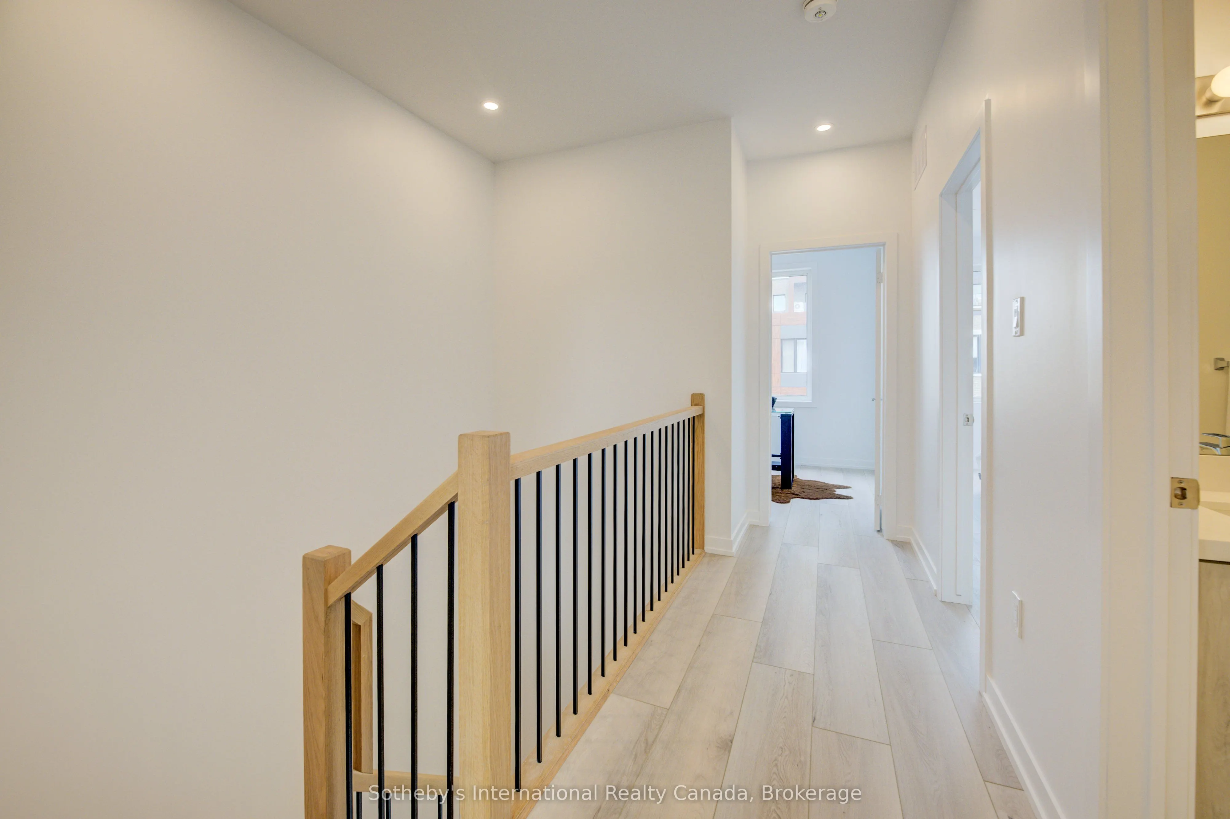 416 Dundas Street, #9