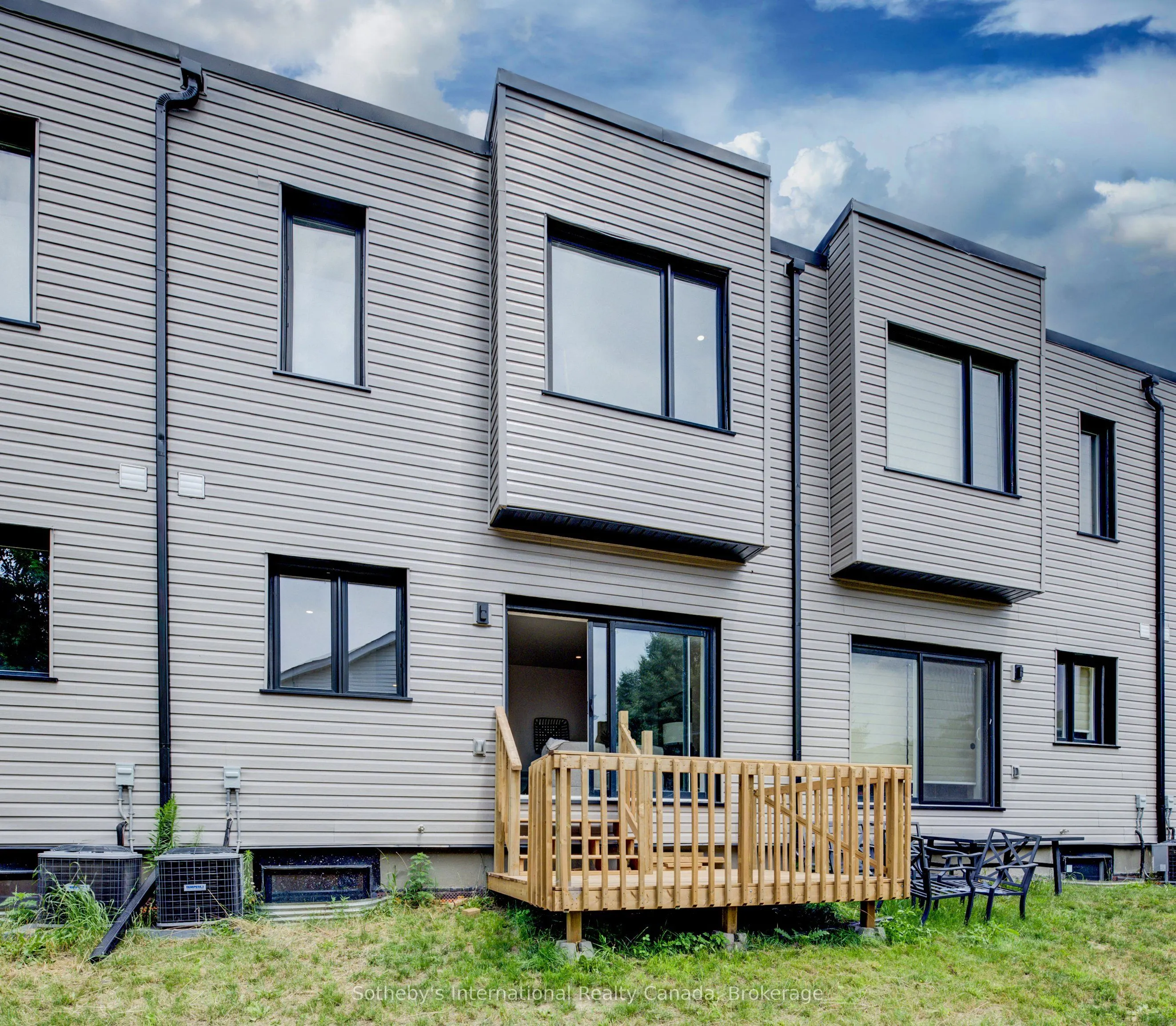 416 Dundas Street, #9