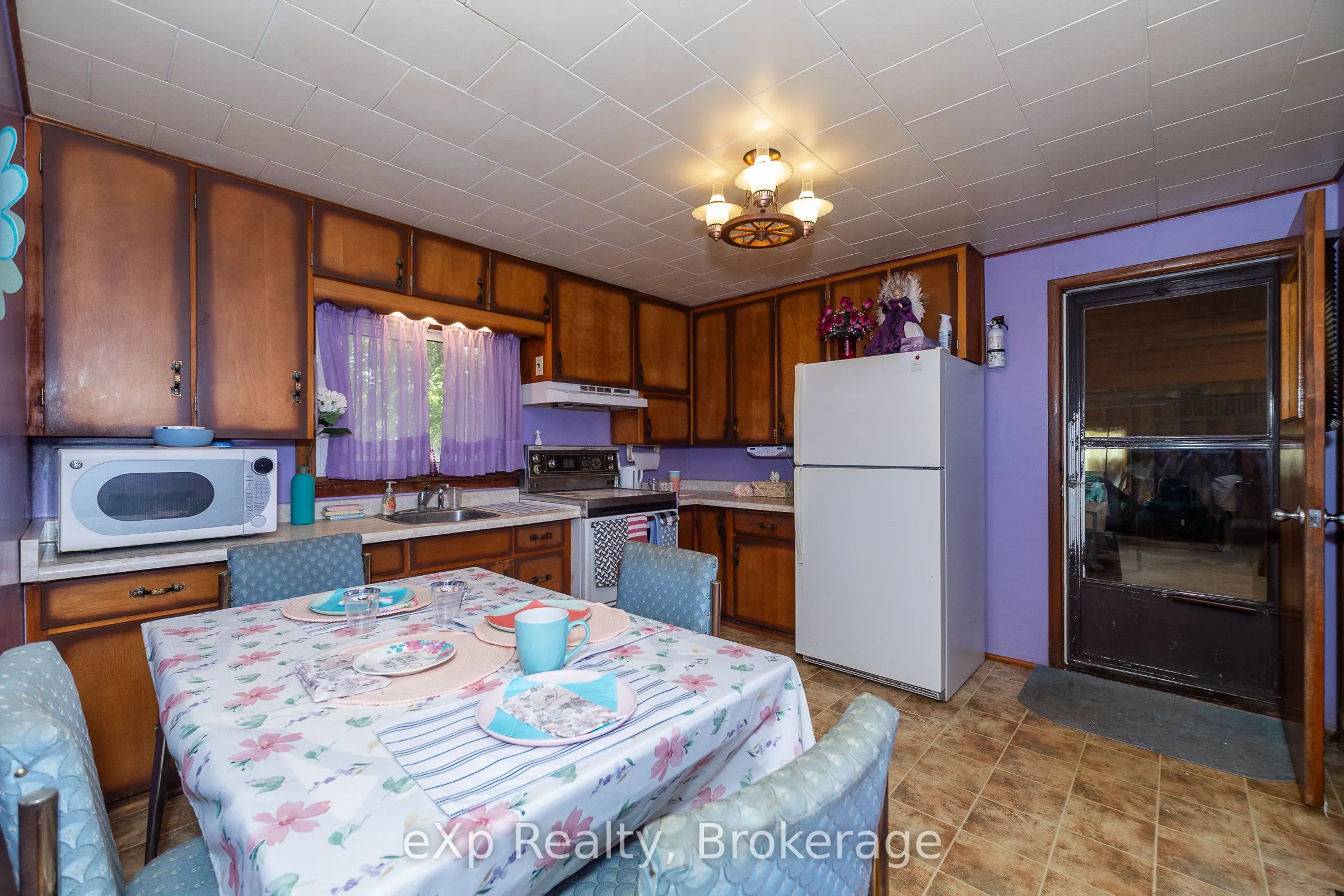 873 14th Street W