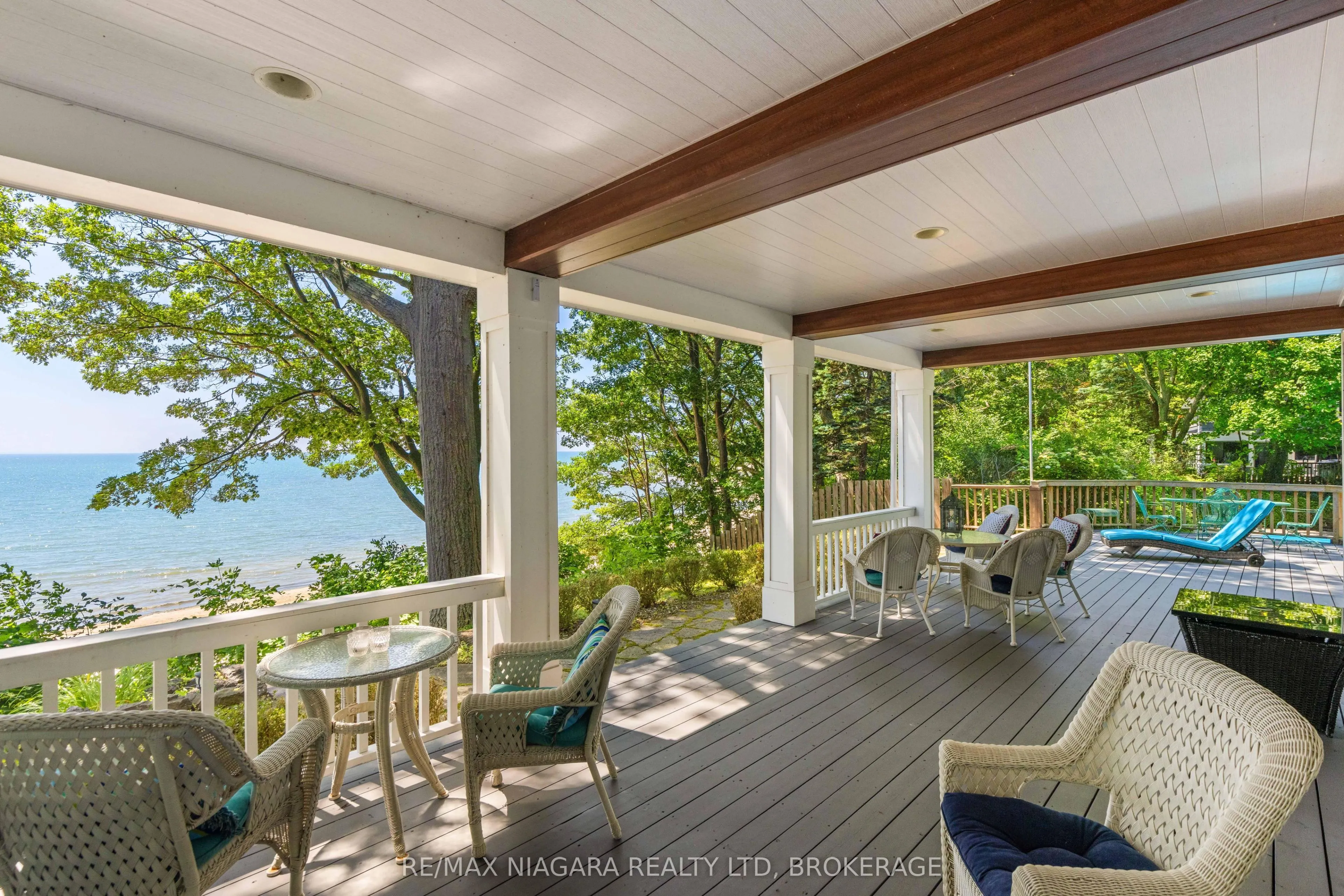 1661 MacDonald Drive