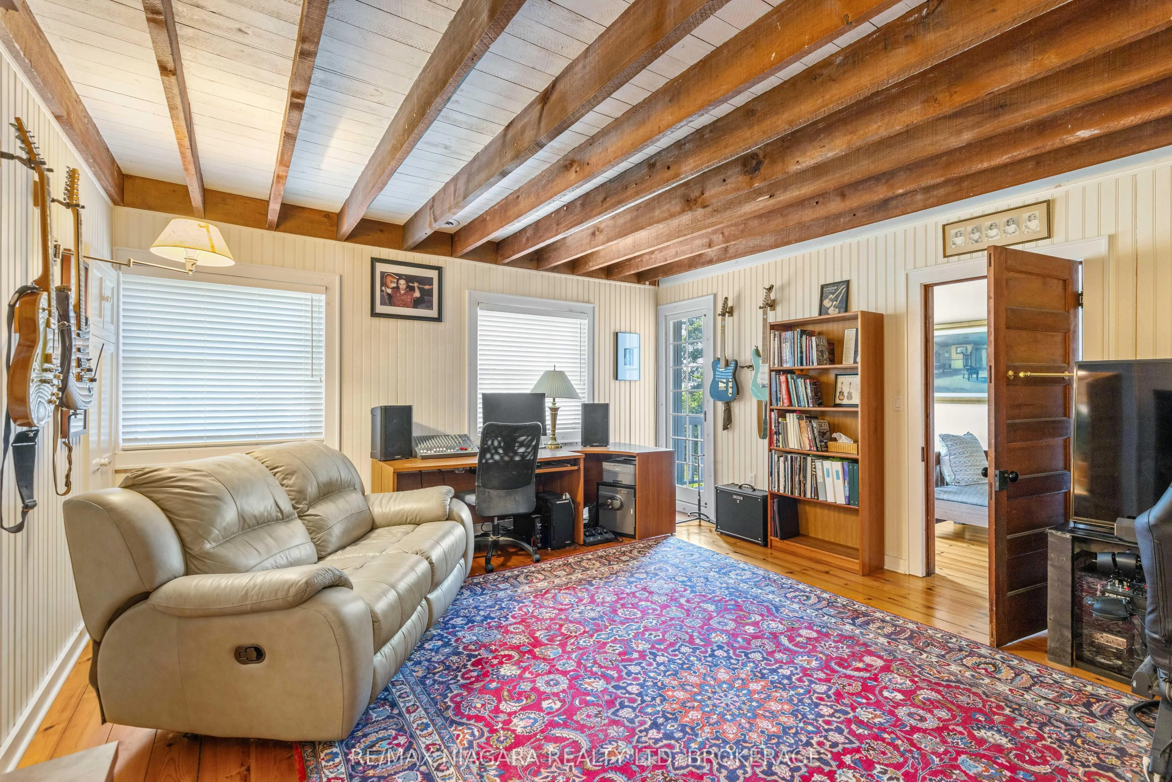 1661 MacDonald Drive