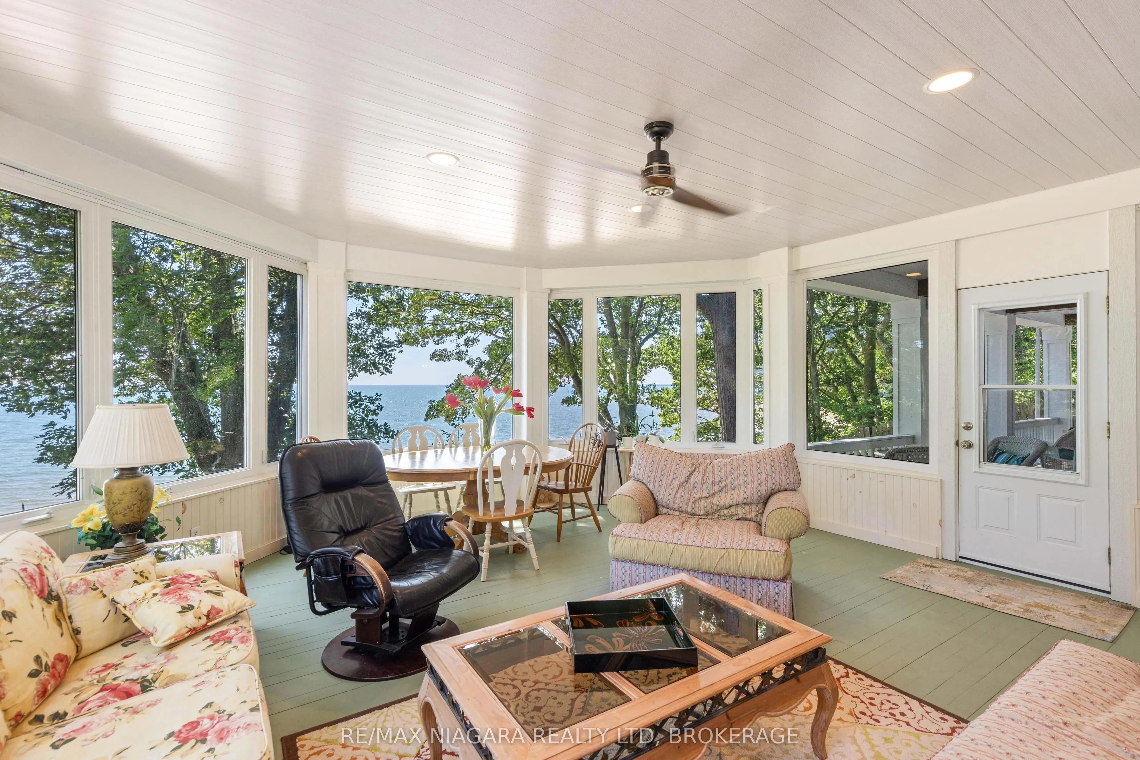 1661 MacDonald Drive