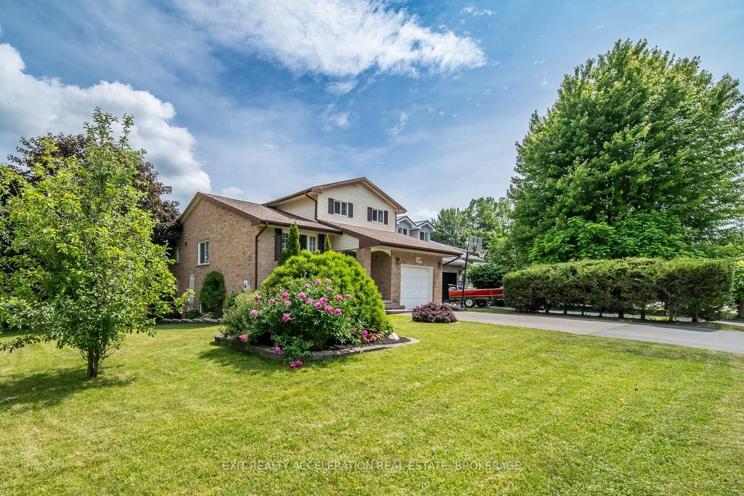 134 Shoreline Crescent