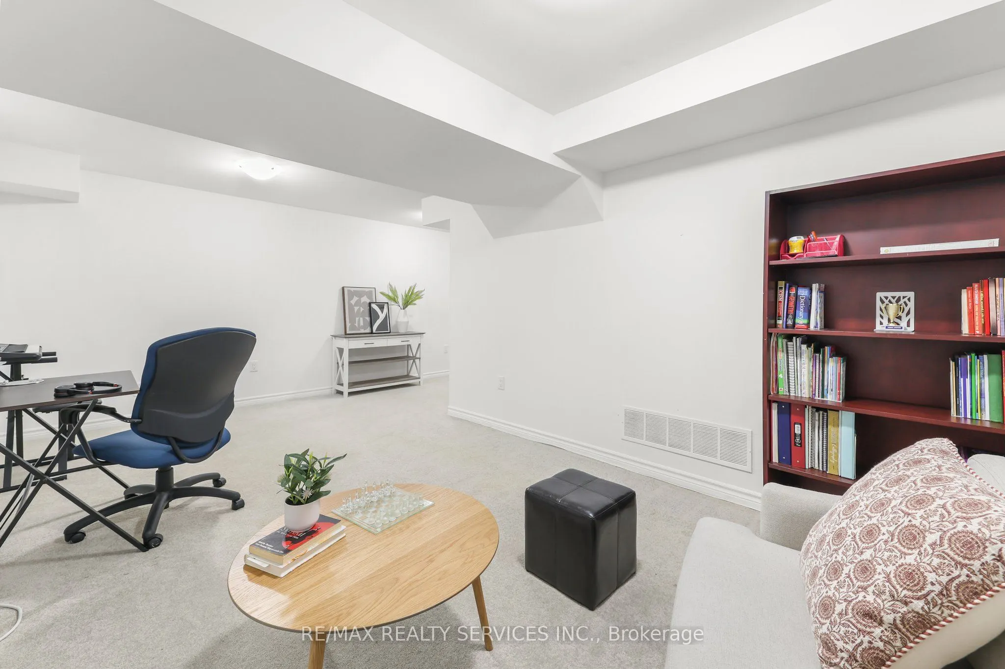 324 Equestrian Way, #13