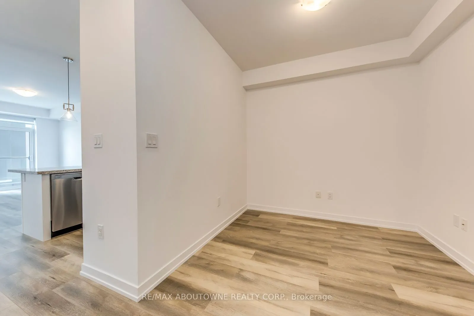 470 Dundas Street E, #429