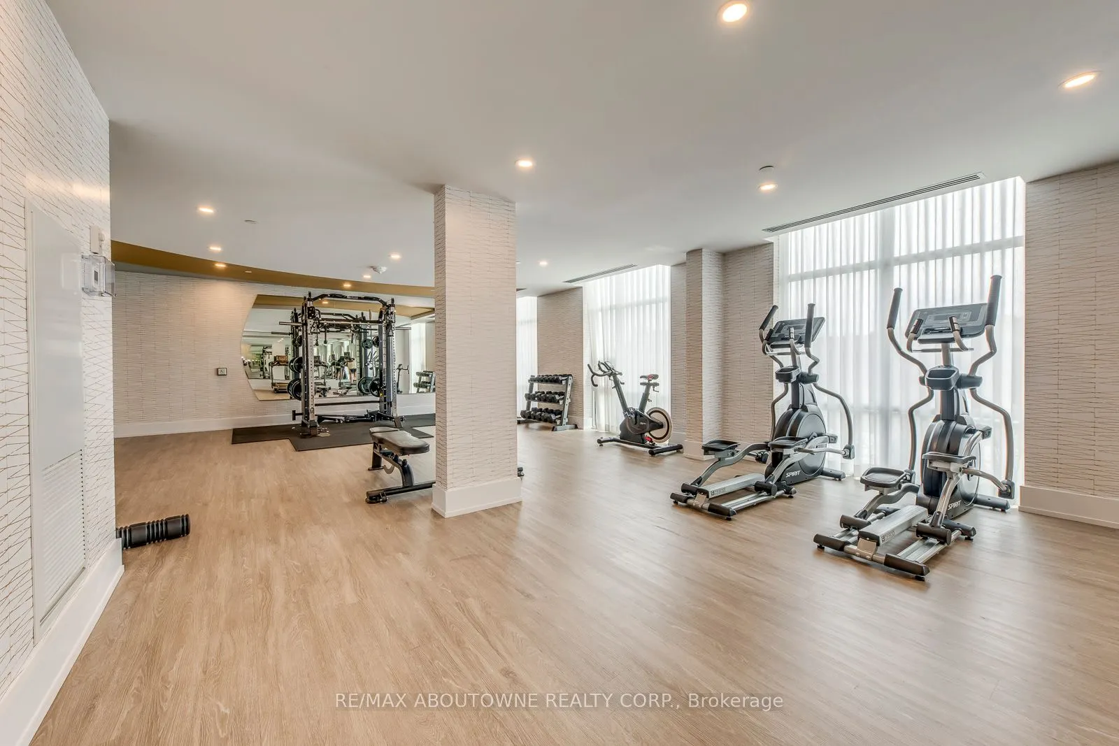 470 Dundas Street E, #429