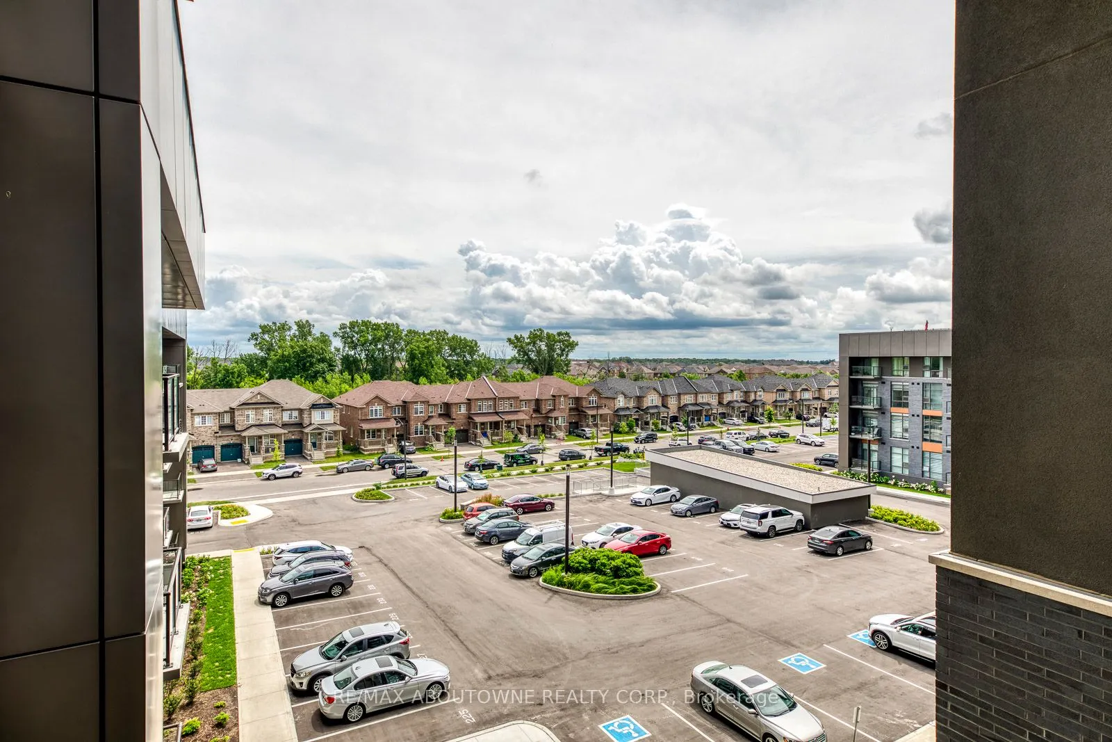 470 Dundas Street E, #429