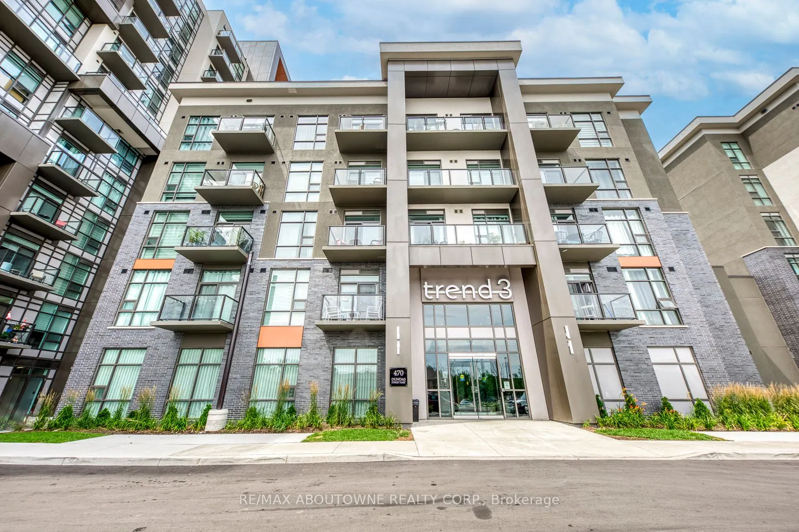470 Dundas Street E, #429