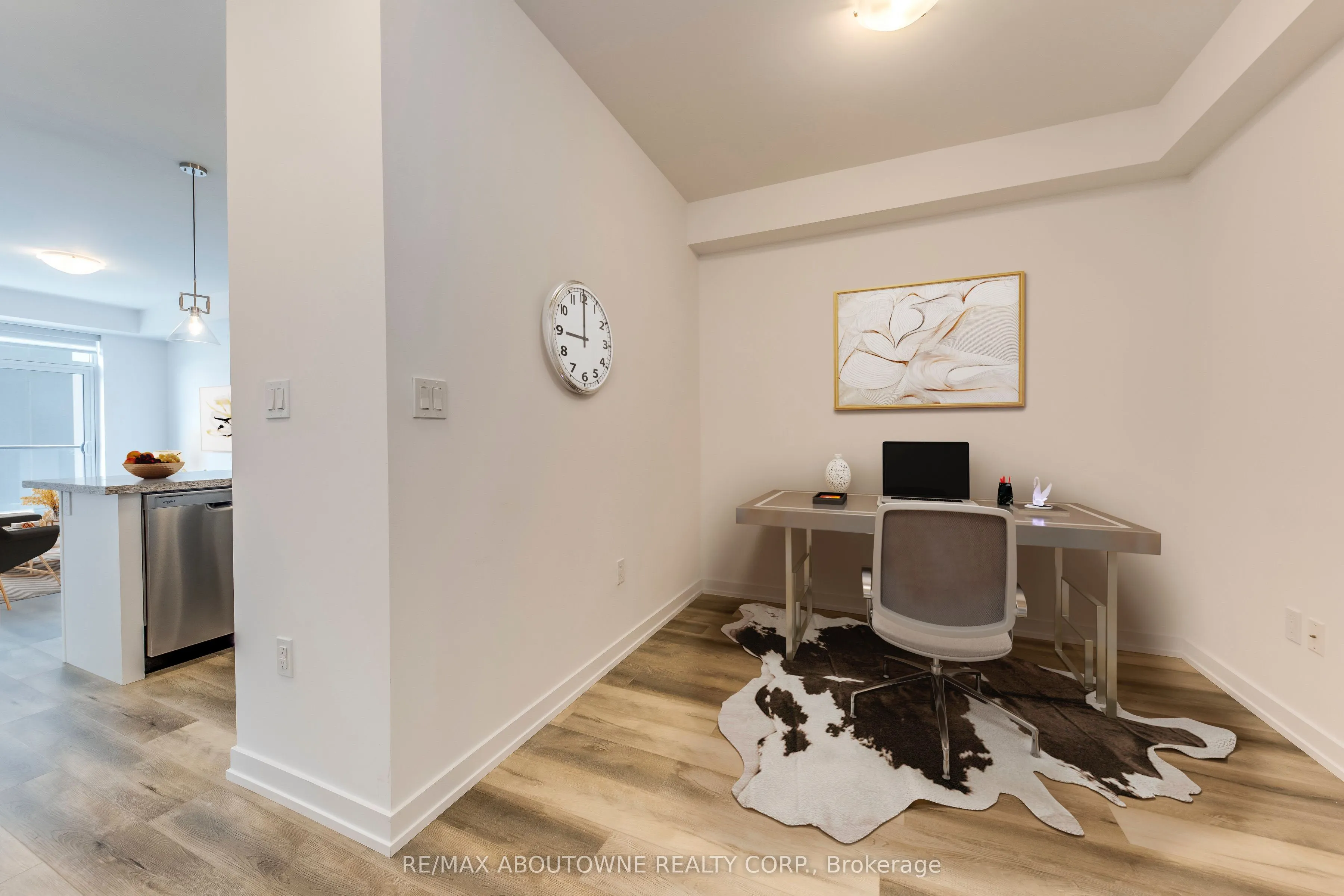 470 Dundas Street E, #429