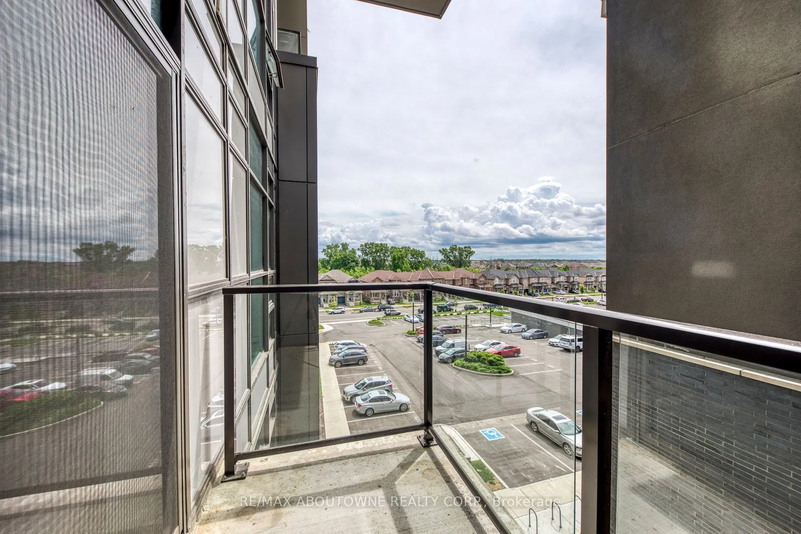 470 Dundas Street E, #429
