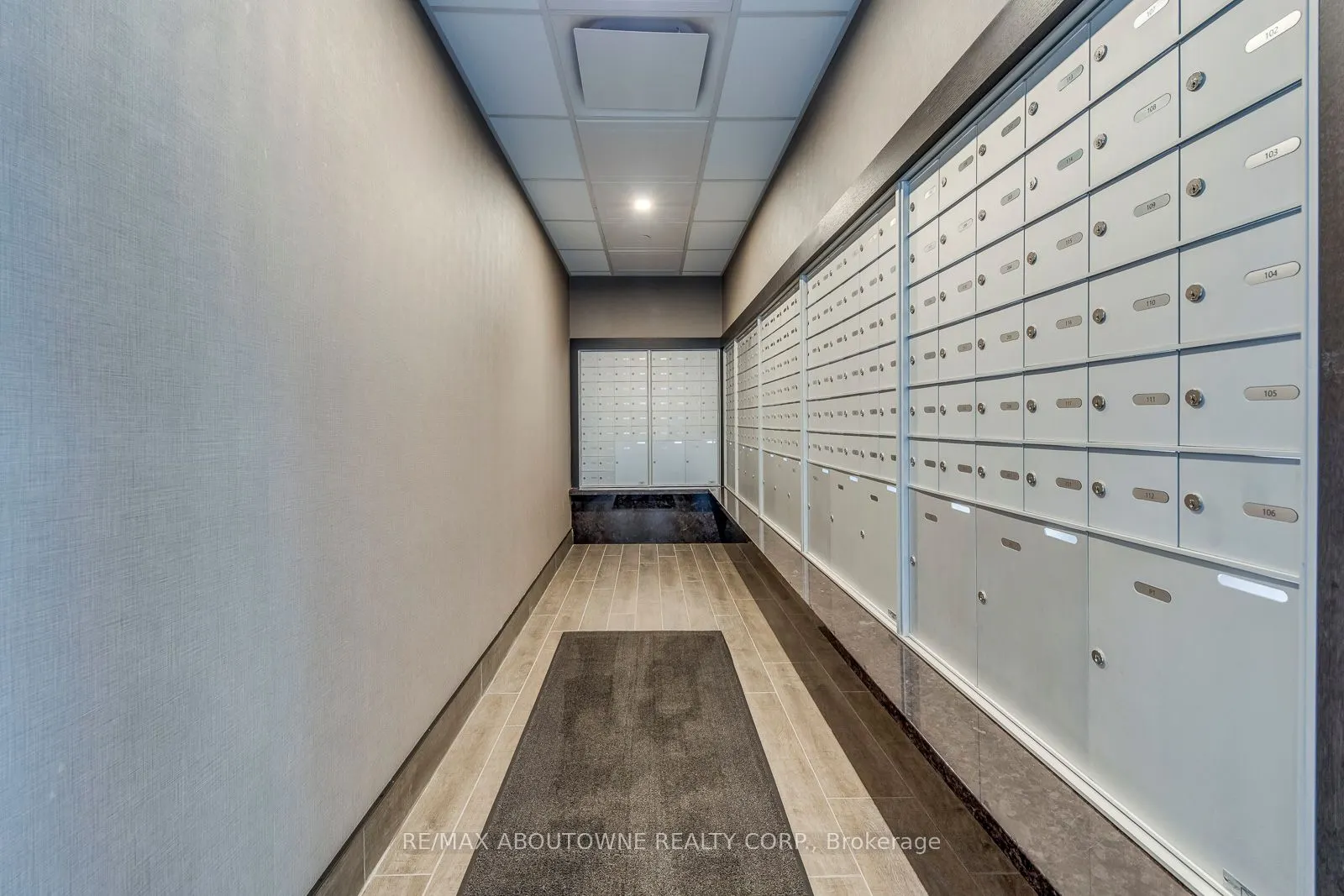 470 Dundas Street E, #429