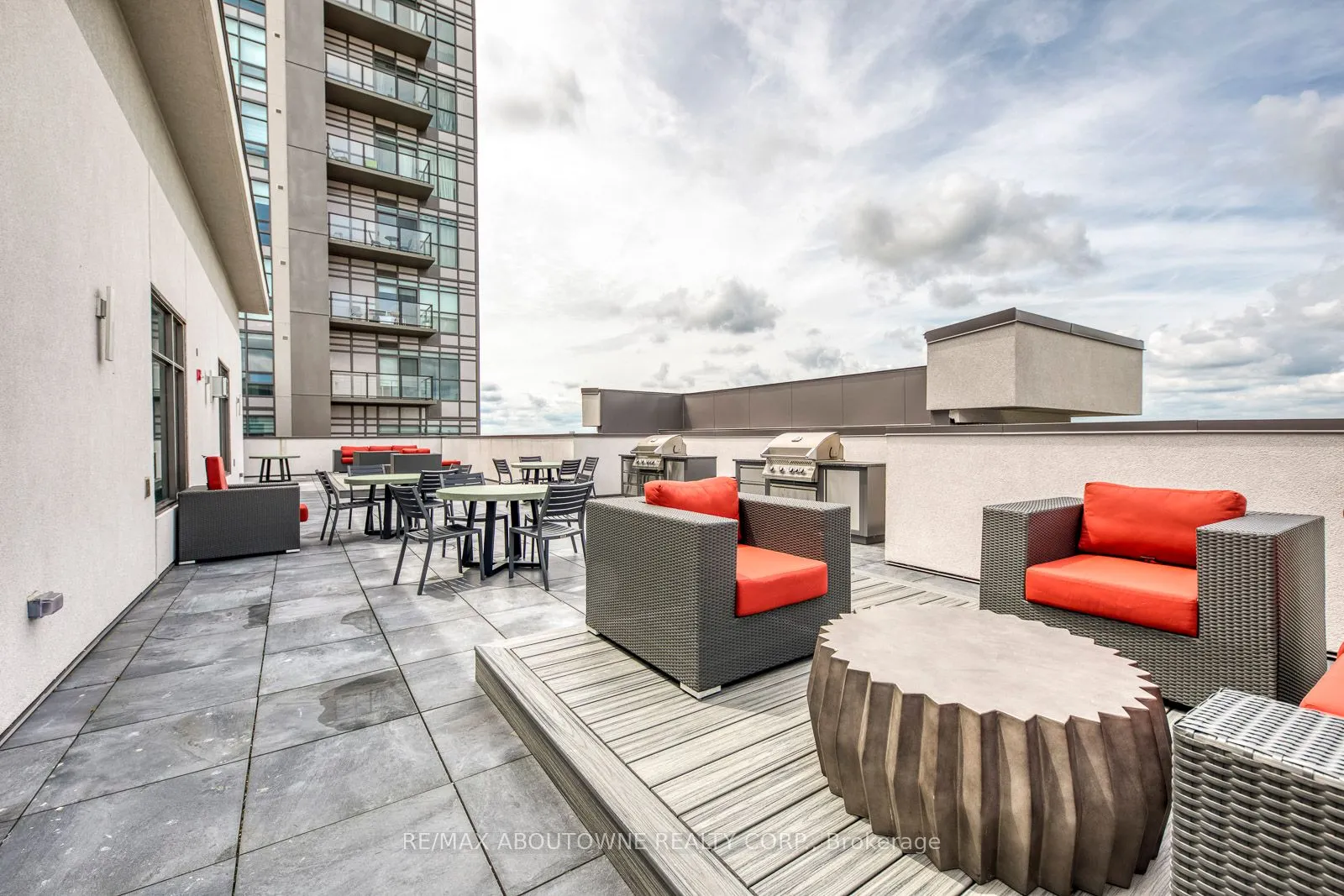 470 Dundas Street E, #429