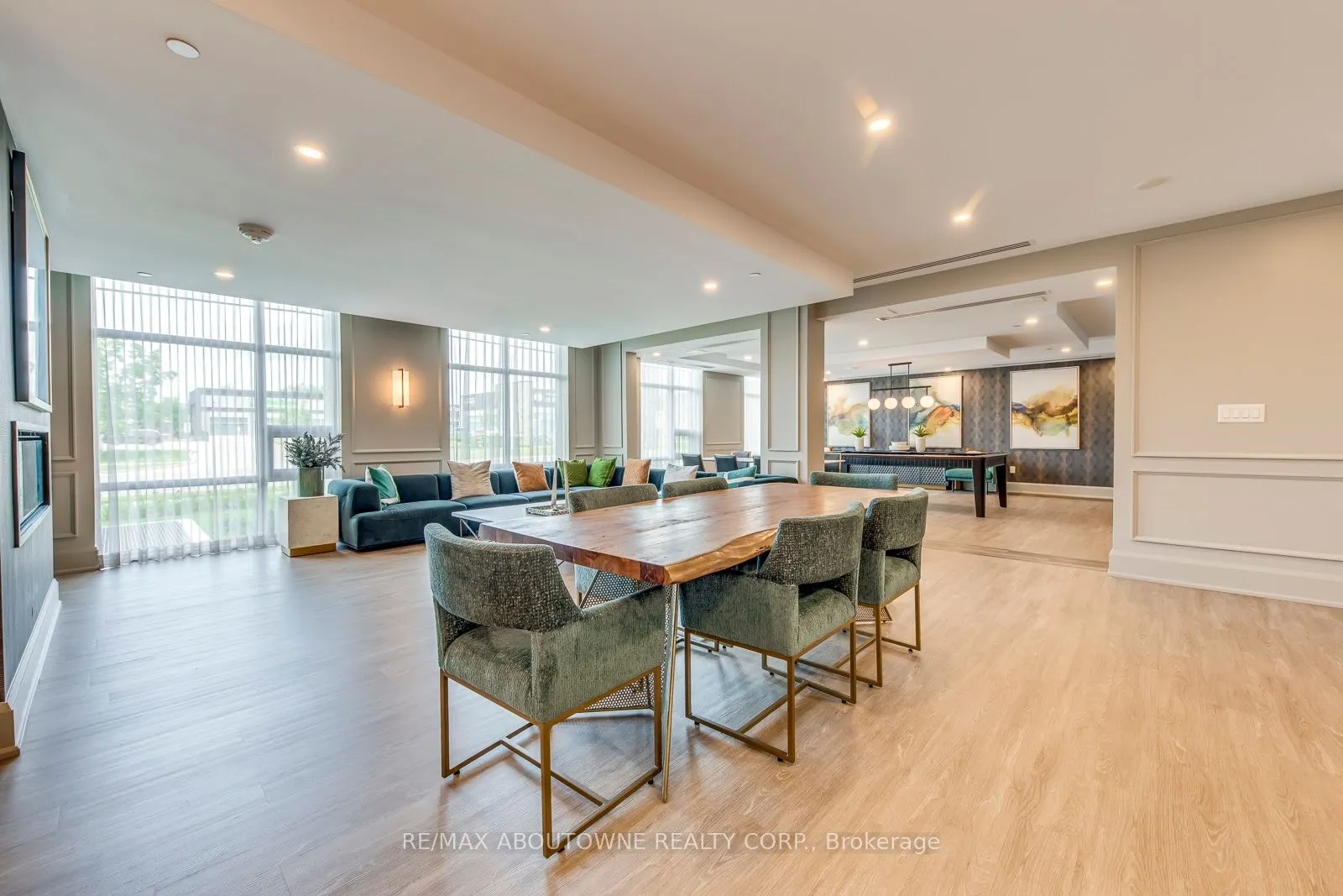 470 Dundas Street E, #429