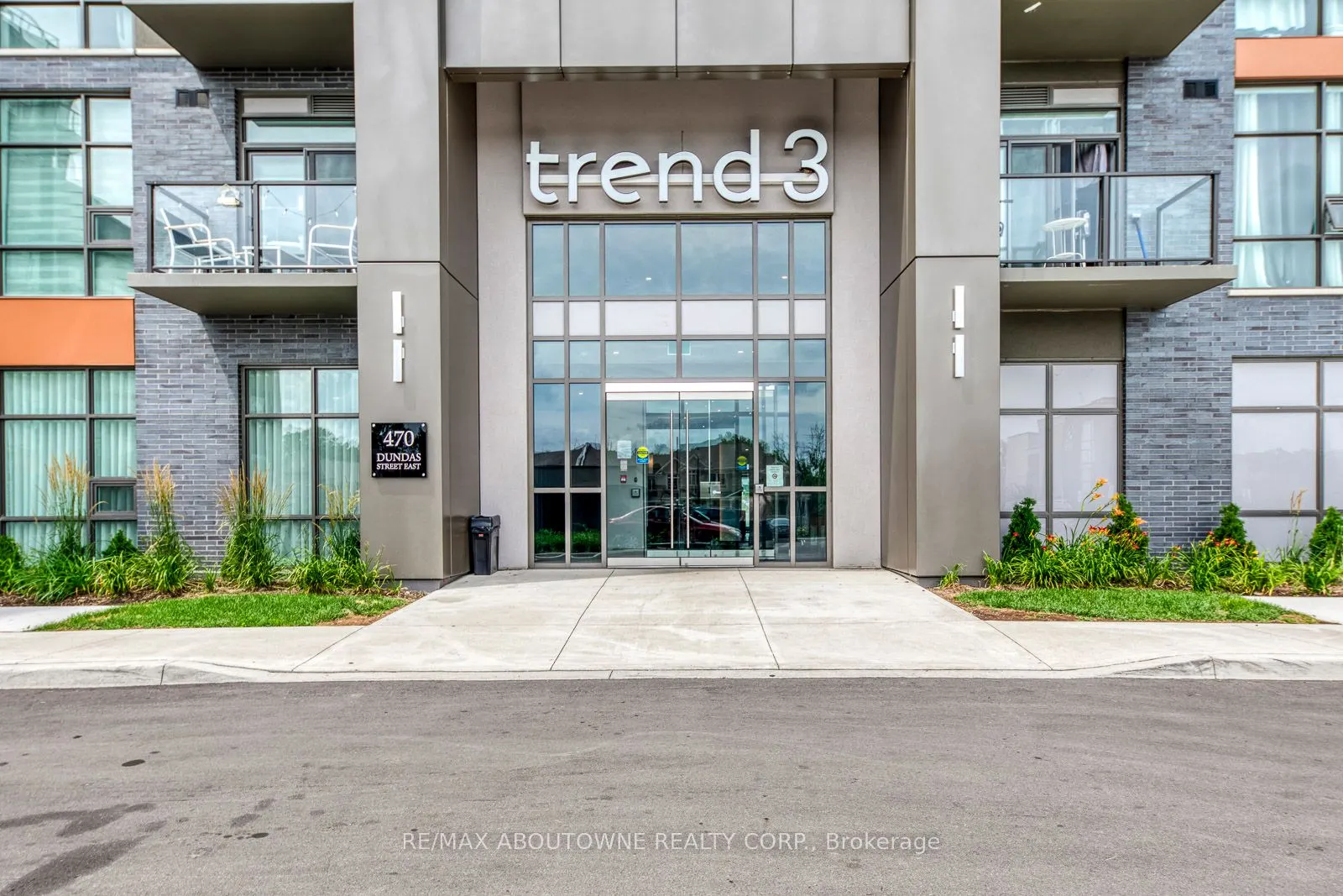 470 Dundas Street E, #429