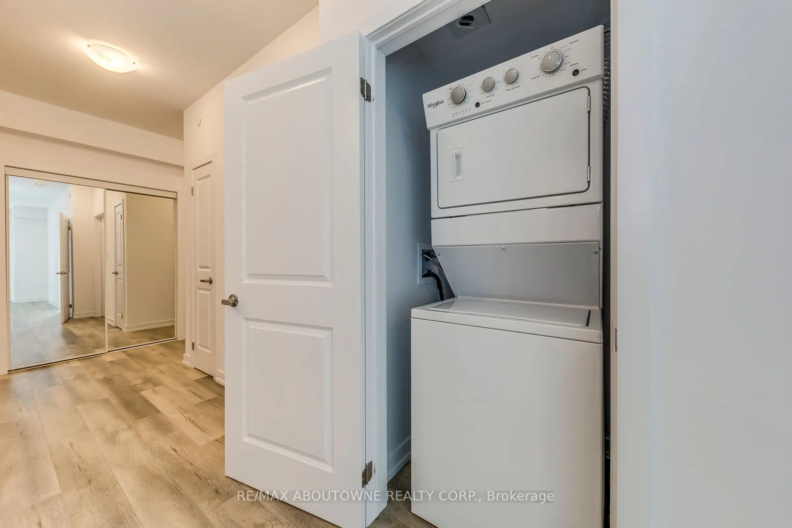 470 Dundas Street E, #429