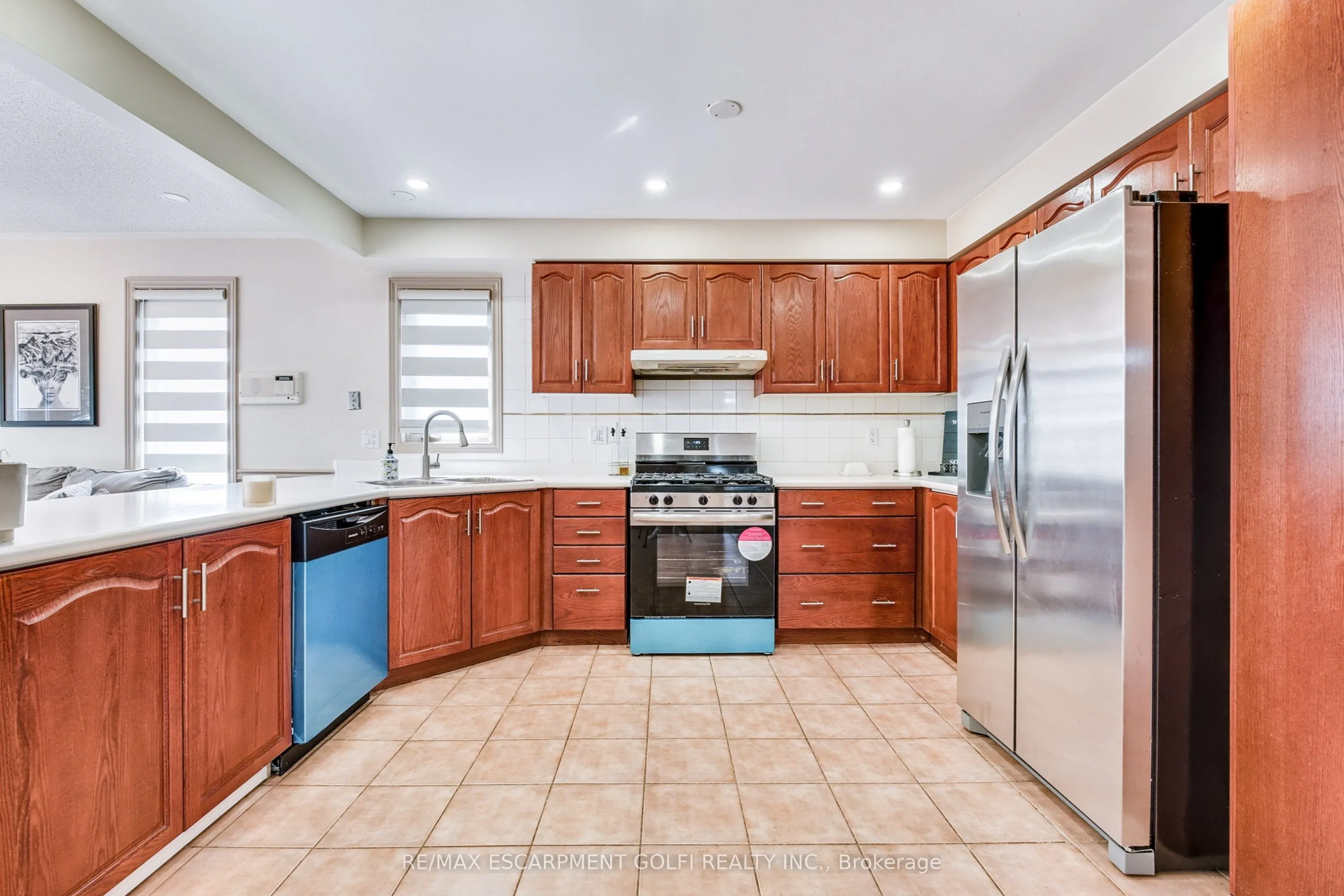 113 Meadowlands Boulevard