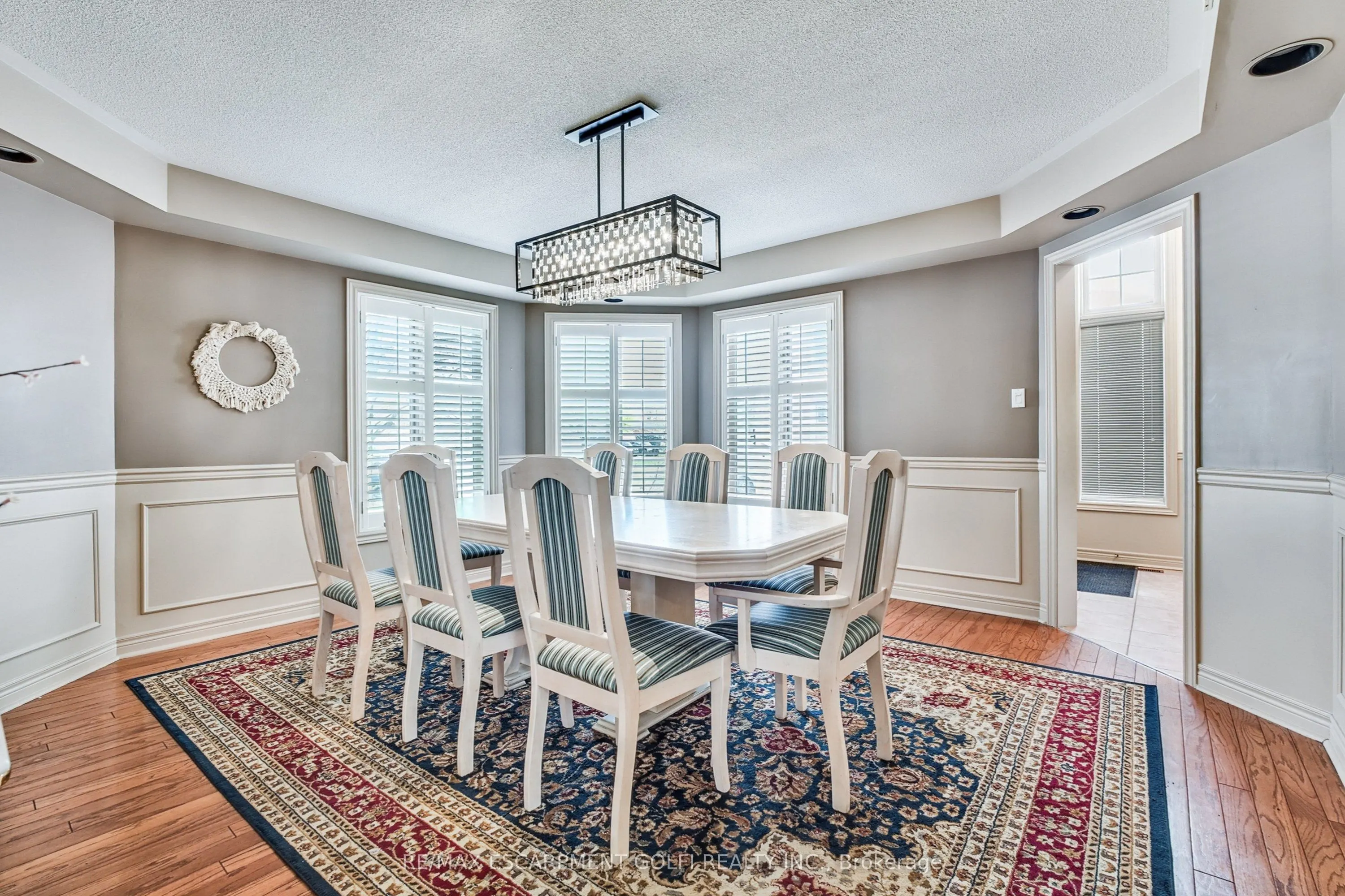 113 Meadowlands Boulevard