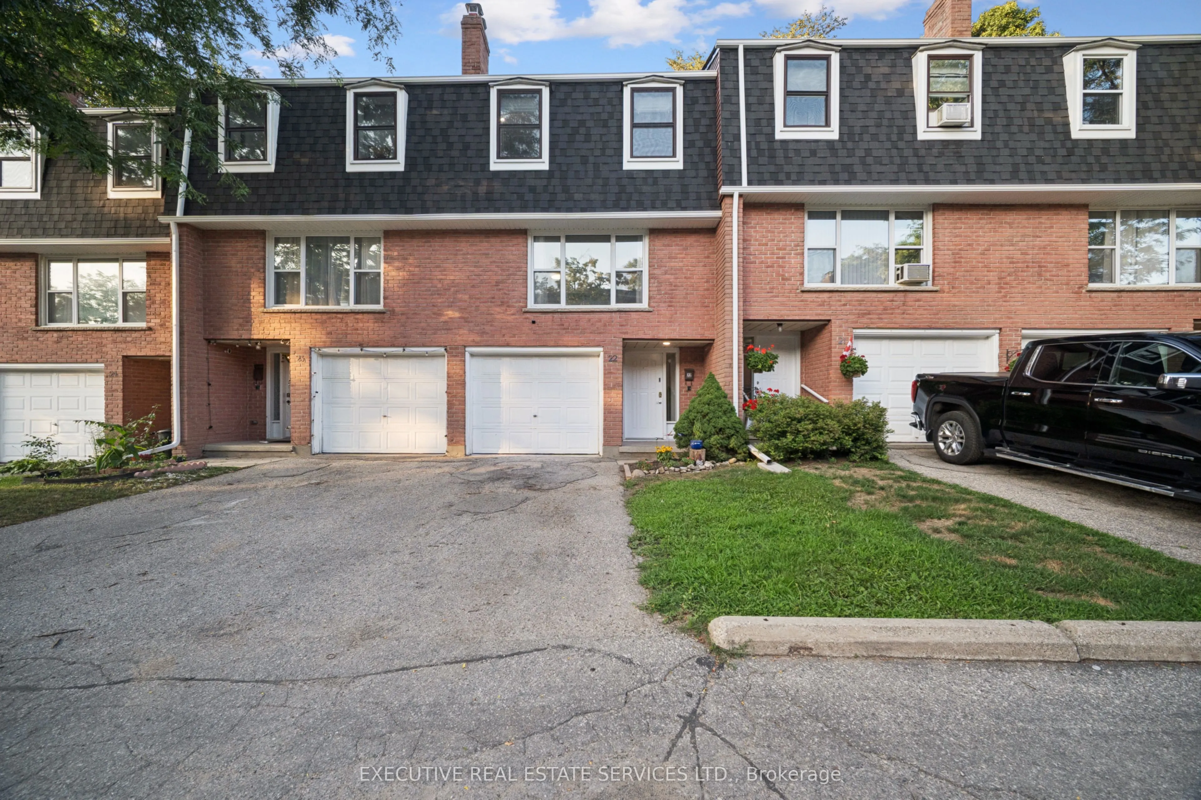 100 Bluevale Street N, #22