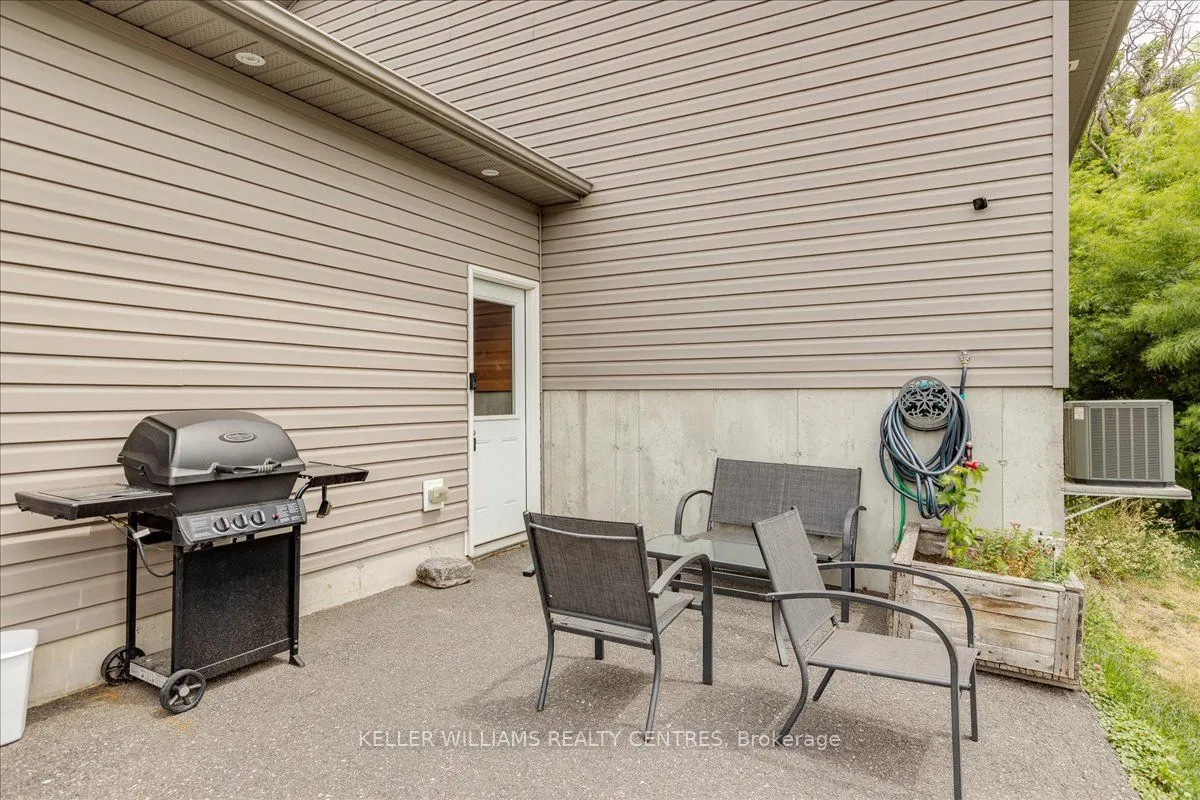 31 DURHAM Street E