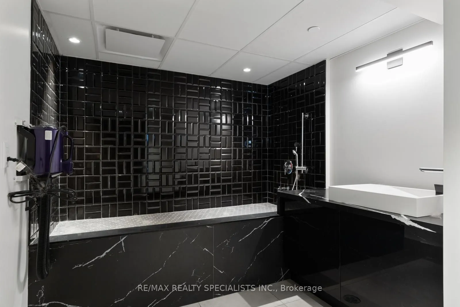 600 North Service Road, #619