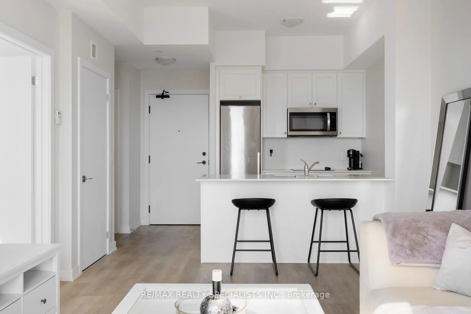 600 North Service Road, #619