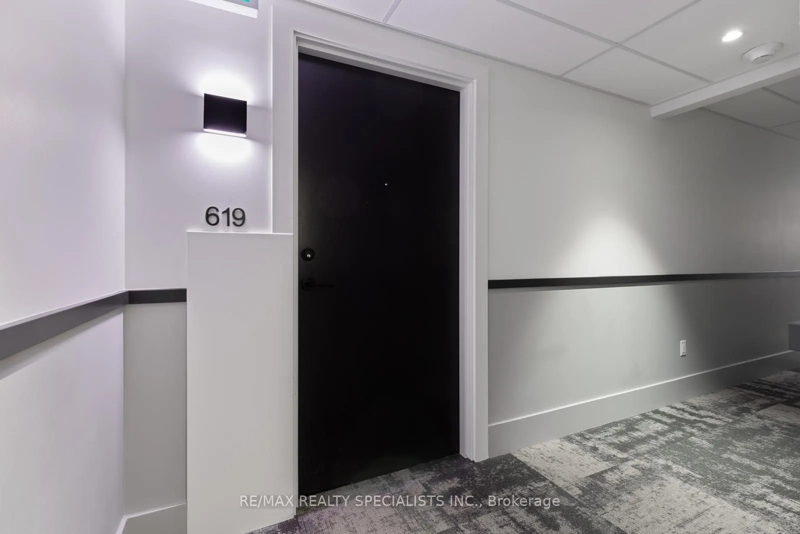 600 North Service Road, #619