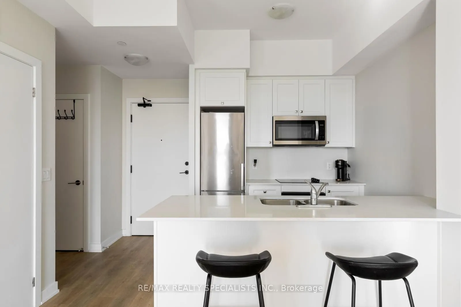600 North Service Road, #619