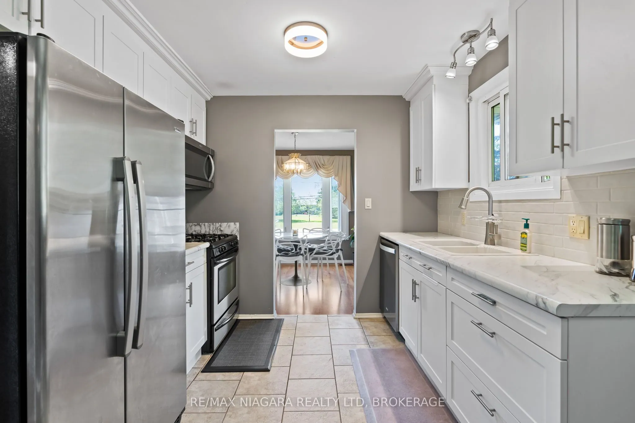 10960 Lakeshore Road
