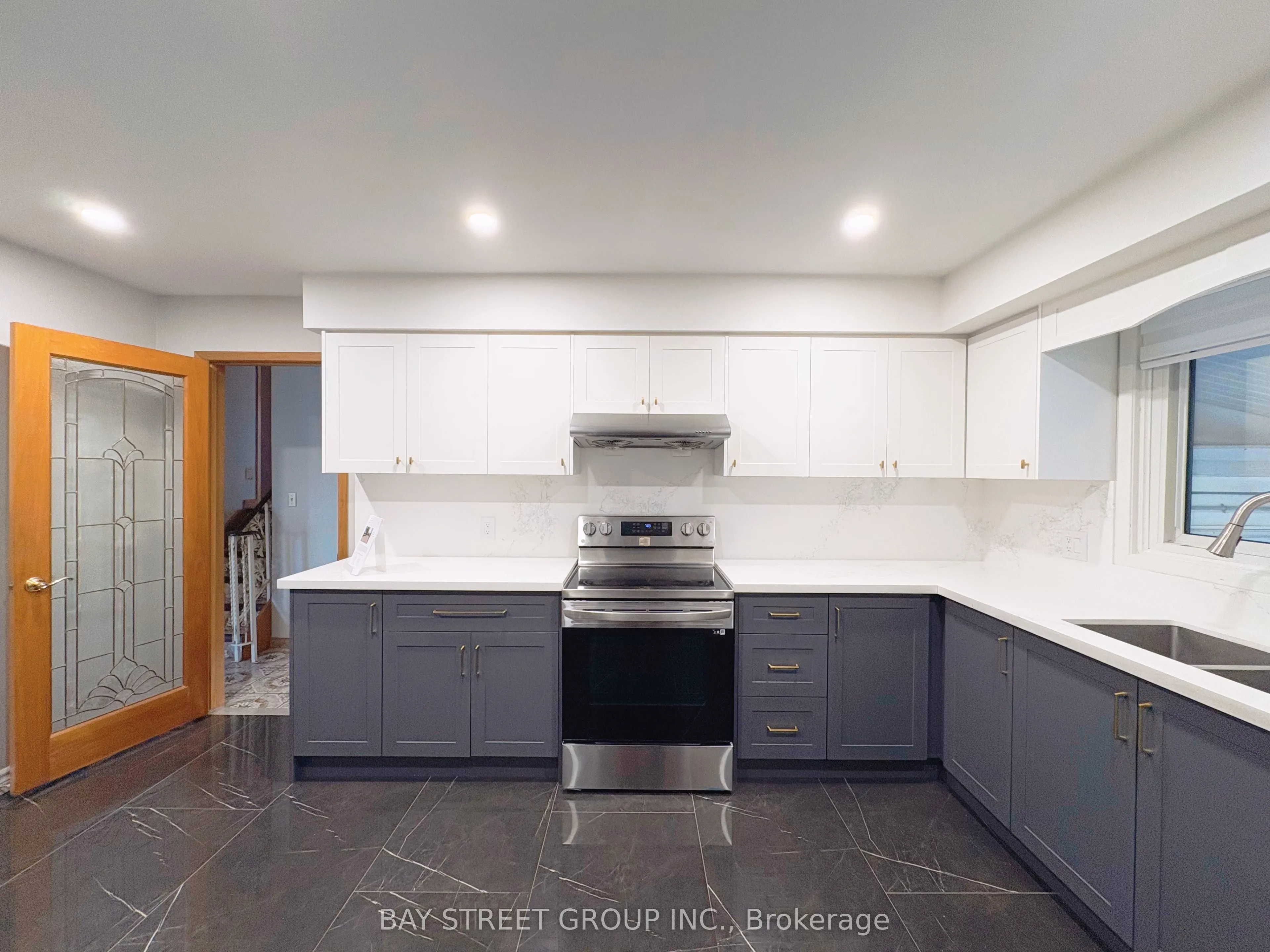 29 West Street N